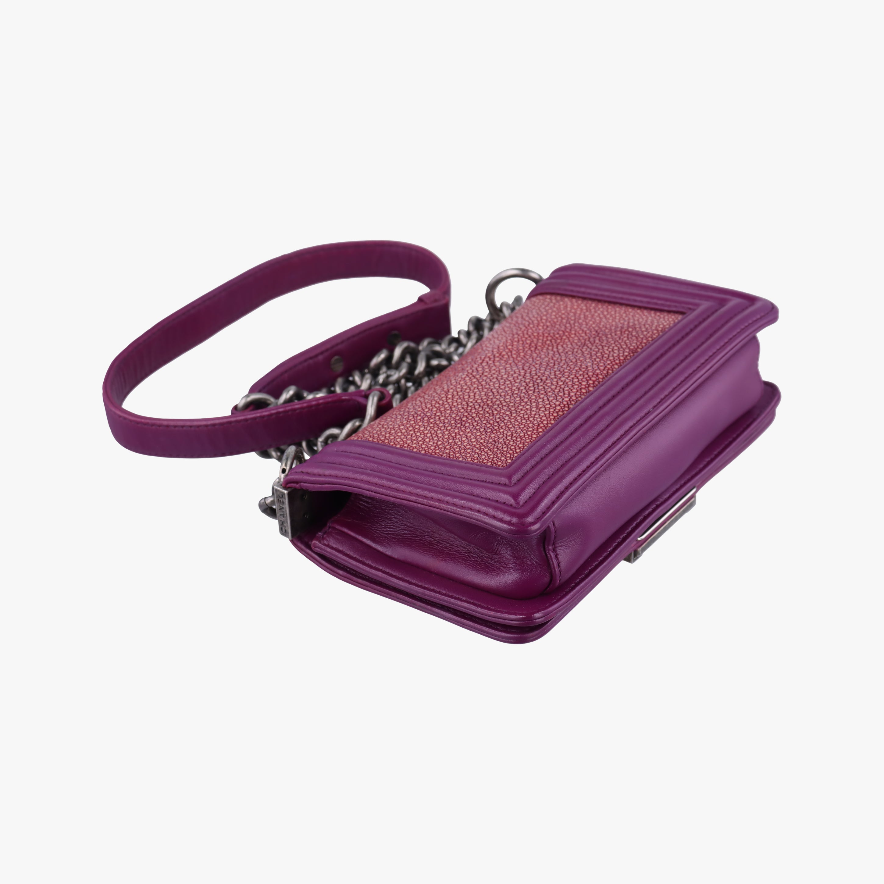 BOY CHANEL Rose×Red Galuchat Stingray ×lambskin A67137 16681273ボーイシャネル ローズ レッド×レッド ガルーシャ スティングレイ×ラムスキン A67137 16681273