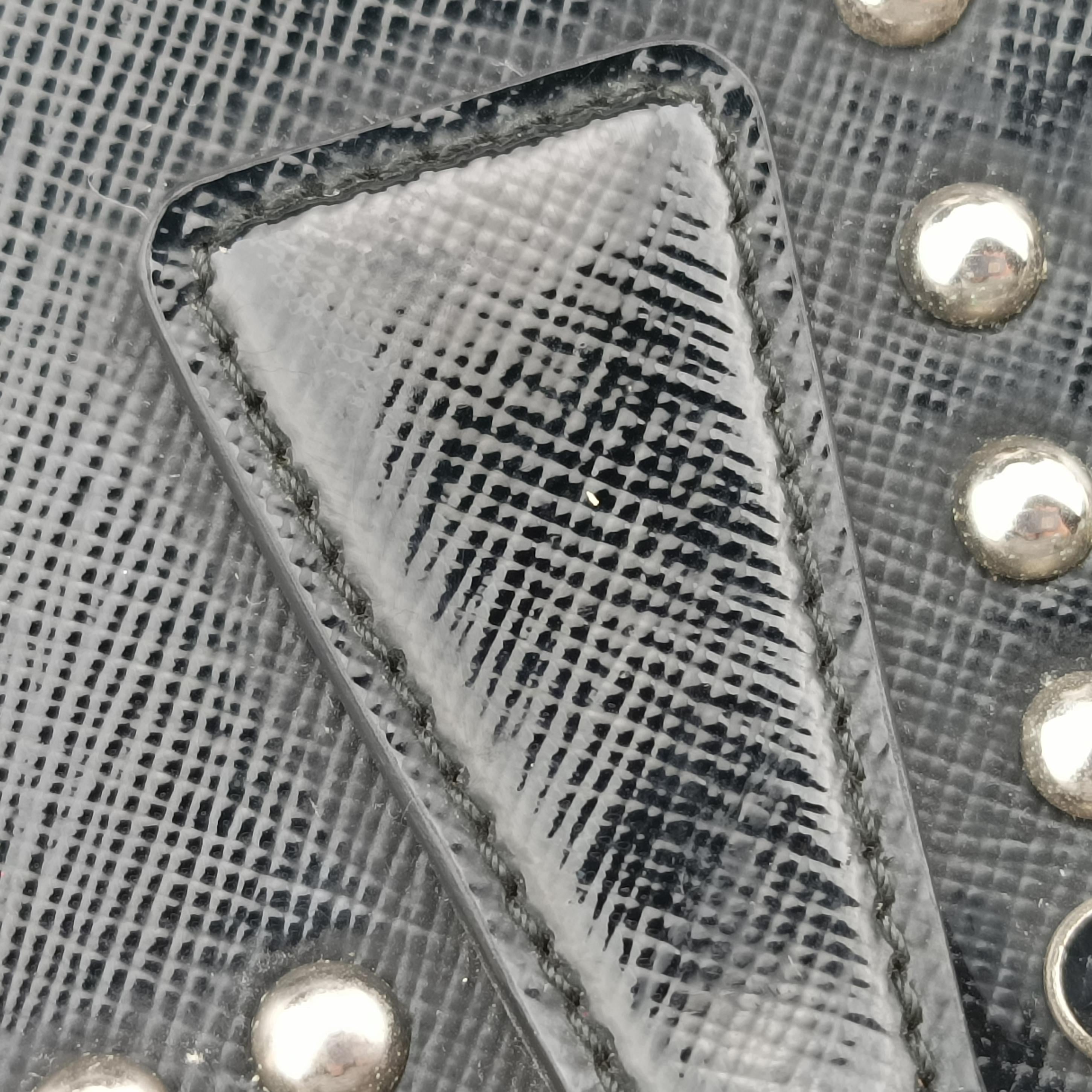 Studs Pyramid Frame Satchel Black Patent 180 8スタッズピラミッドフレームサッチェル ブラック パテント 180 8