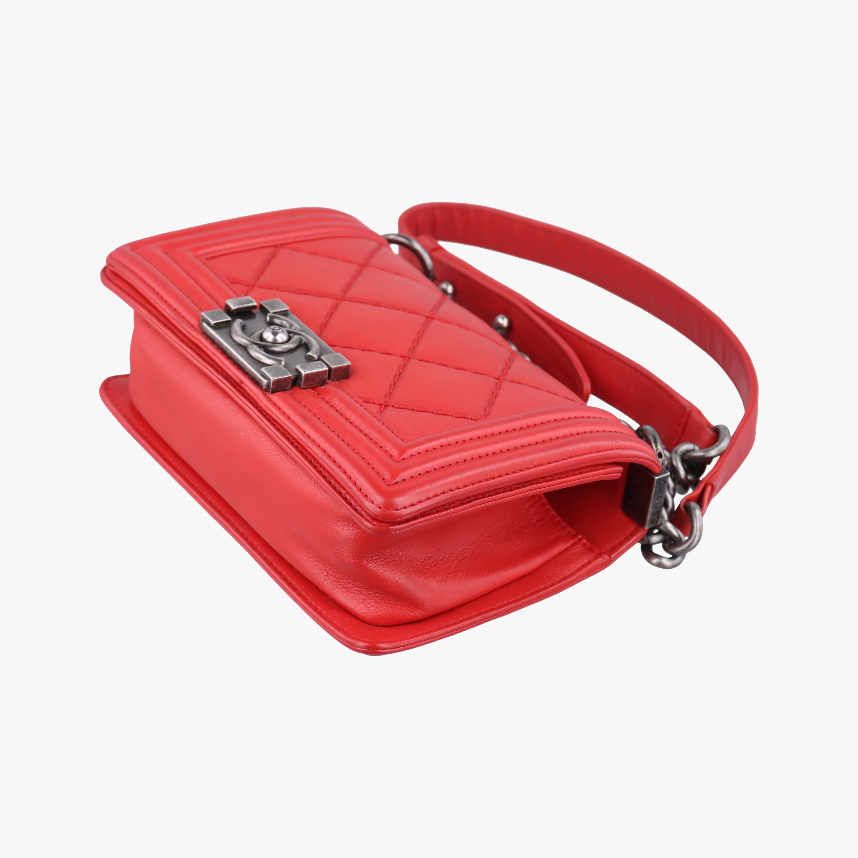 BOY CHANEL Red Leather A92104 18681204ボーイシャネル レッド レザー A92104 18681204