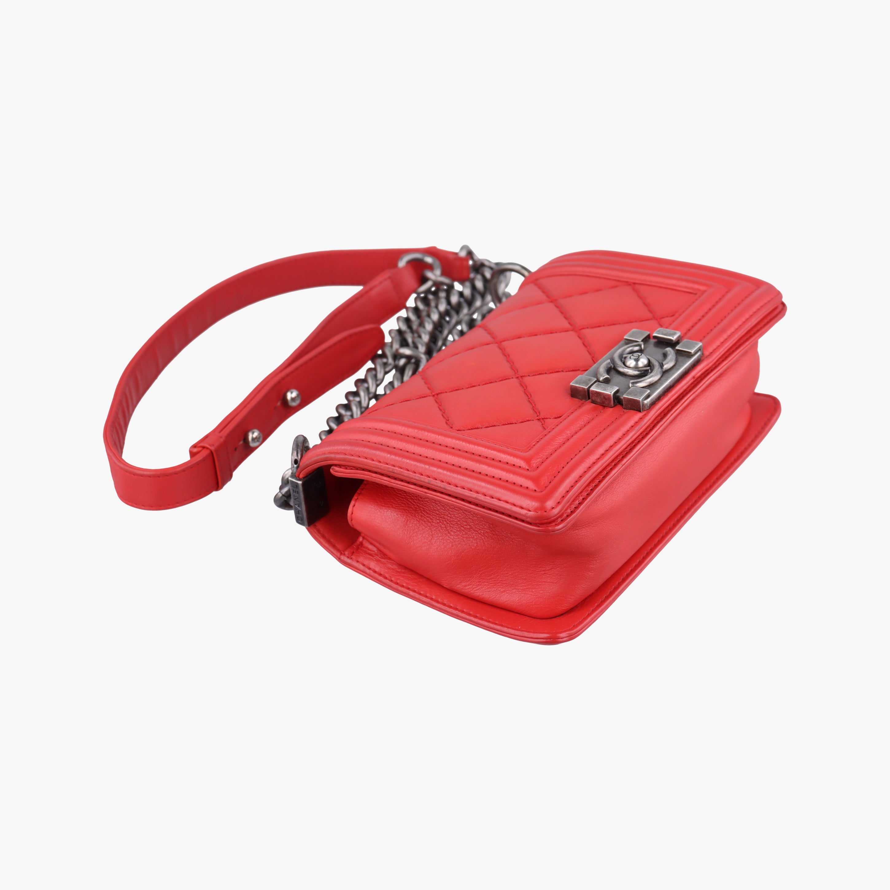 BOY CHANEL Red Leather A92104 18681204ボーイシャネル レッド レザー A92104 18681204