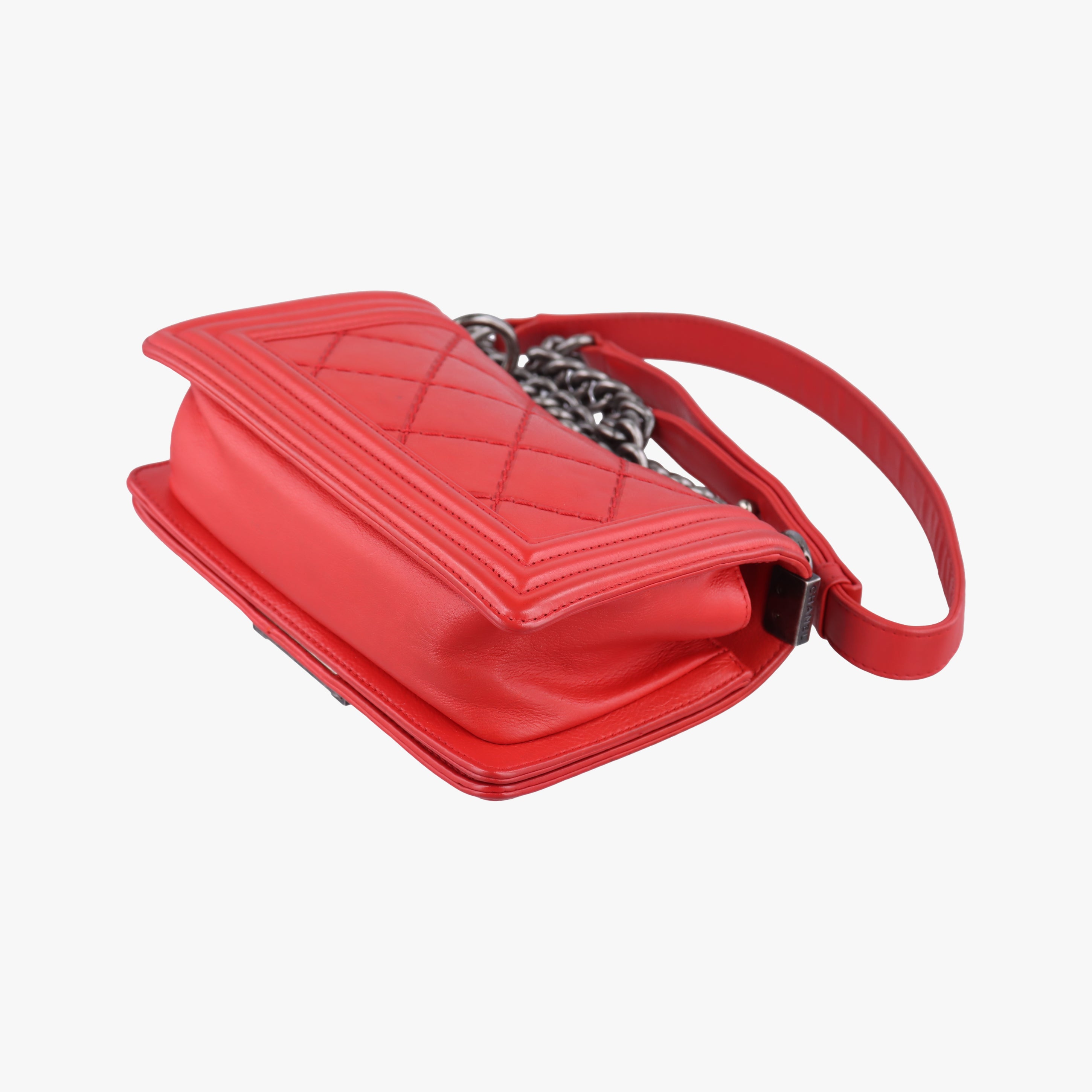 BOY CHANEL Red Leather A92104 18681204ボーイシャネル レッド レザー A92104 18681204