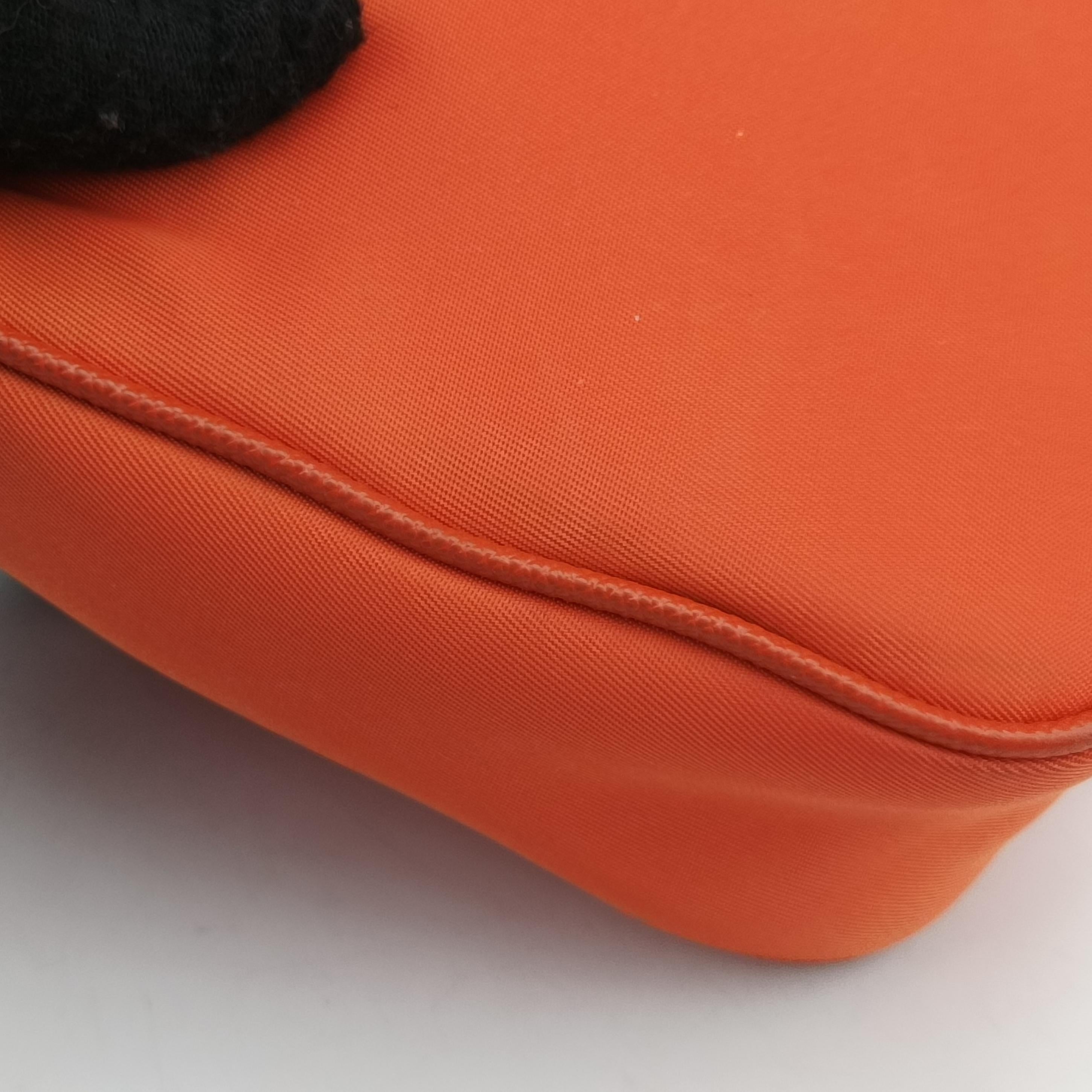 Triangle Logo Orange nylon 1TT122 42トライアングルロゴ オレンジ ナイロン 1TT122 42