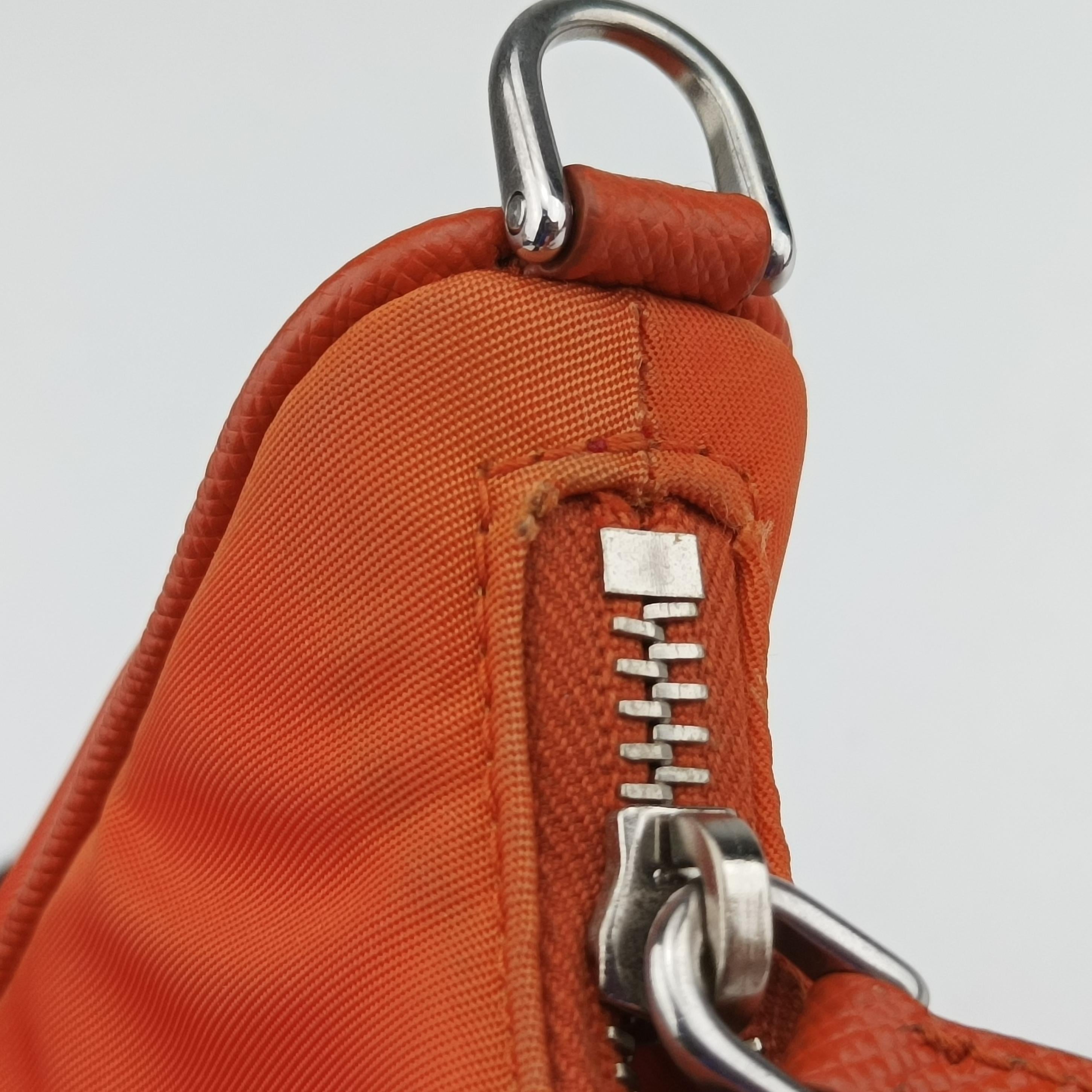 Triangle Logo Orange nylon 1TT122 42トライアングルロゴ オレンジ ナイロン 1TT122 42