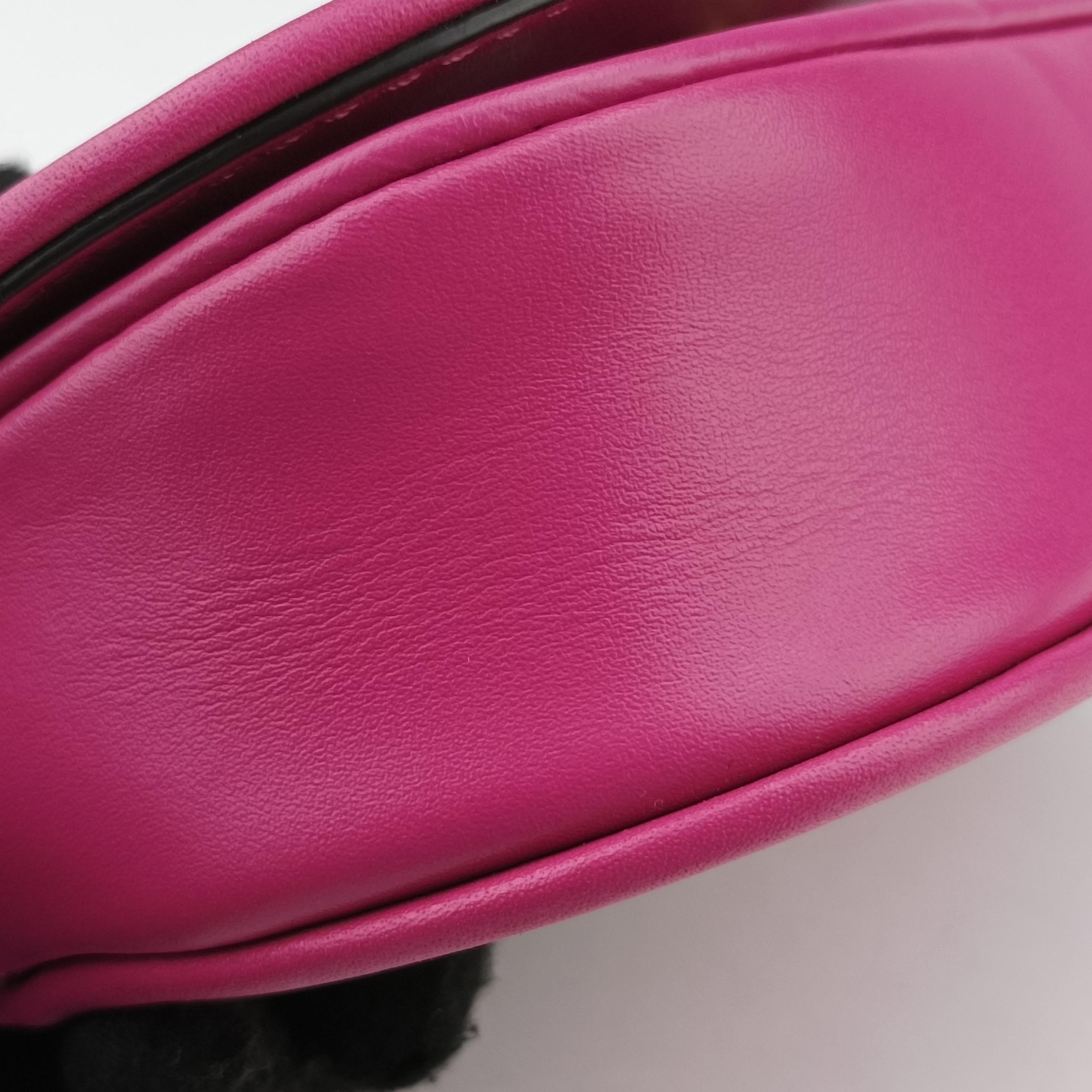 C'mon Small Rose Leather 7AS219 7AS219 AQ0L 249.0189カモン スモール ローズ レッド レザー 7AS219 7AS219 AQ0L 249.0189