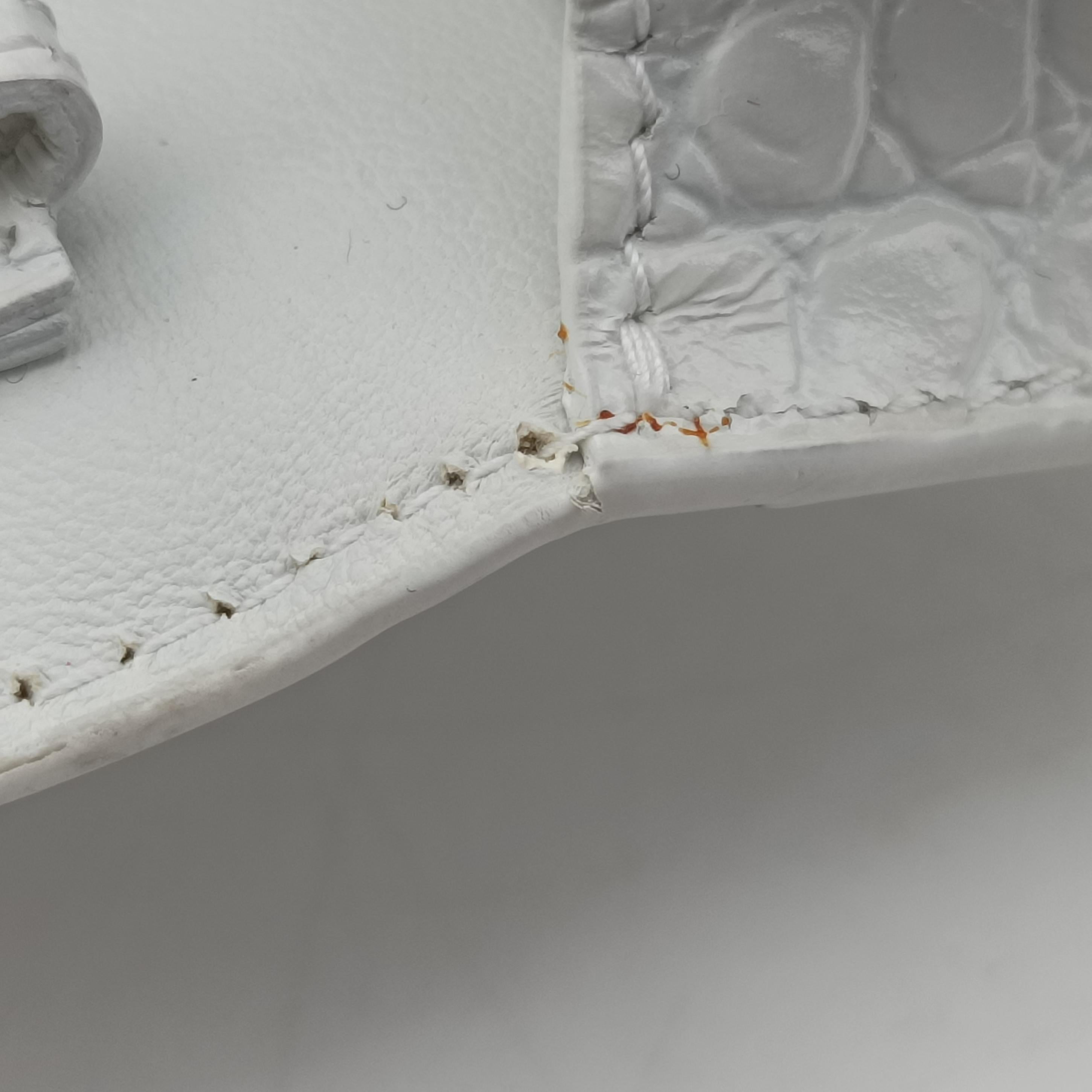 Hourglass Mini White leather 637372.9016.T.584046アワーグラス ミニ ホワイト レザー 637372.9016.T.584046