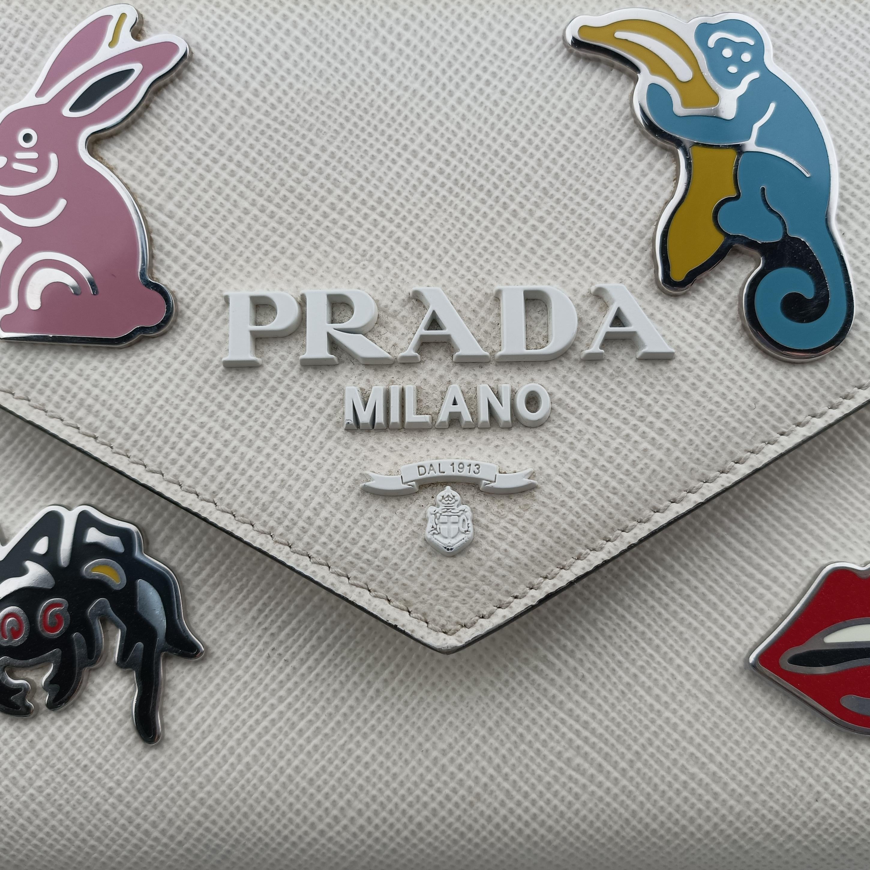 Monochrome Robot White SAFFIANO Leather 1BD127 7/Dモノクローム ロボット ホワイト サフィアーノレザー 1BD127 7/D