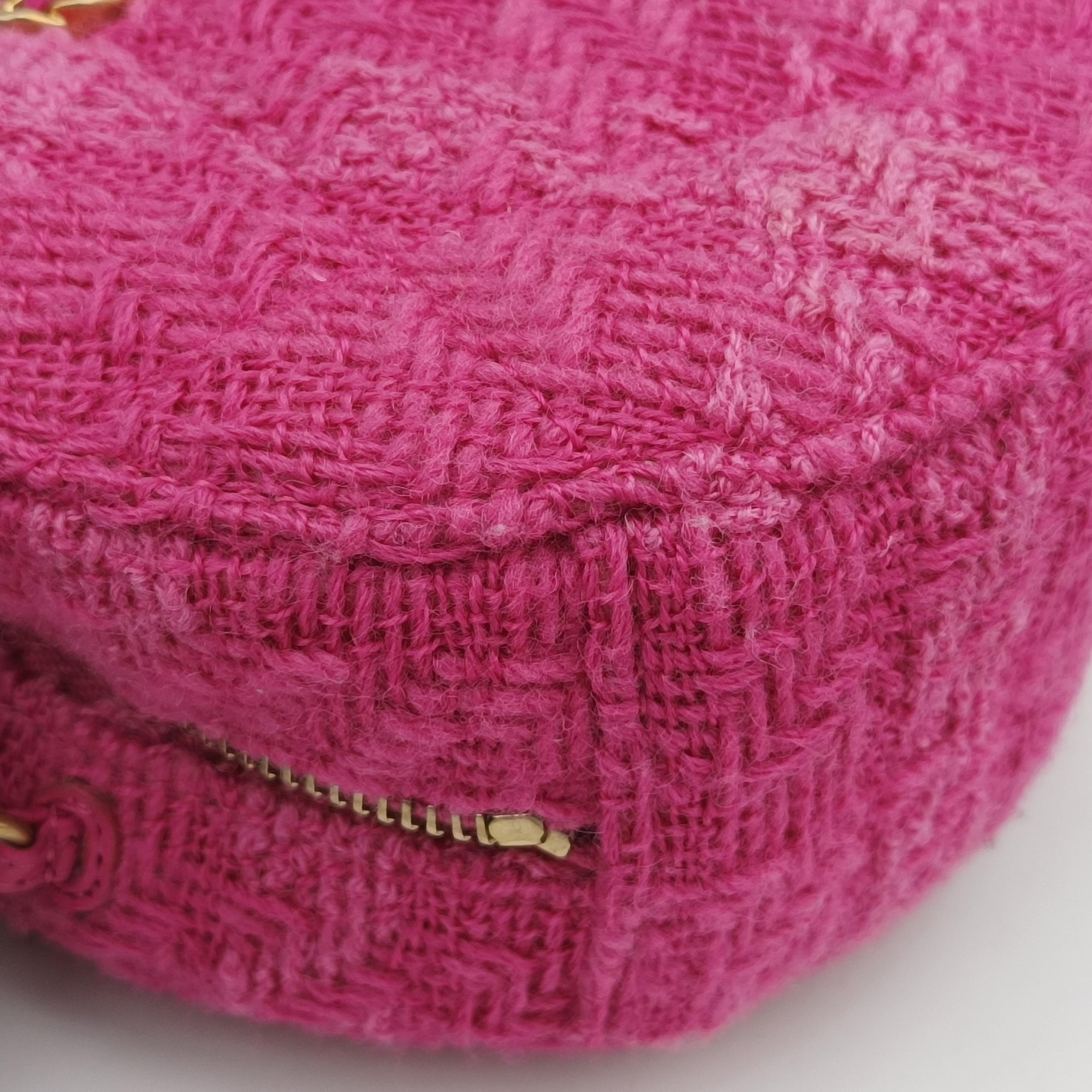 CHANEL 19 Tweed Round Coin Knit Rose Woolen AP0986 29079600シャネル 19 ツイード ラウンド コイン ニット ローズ レッド ウール AP0986 29079600