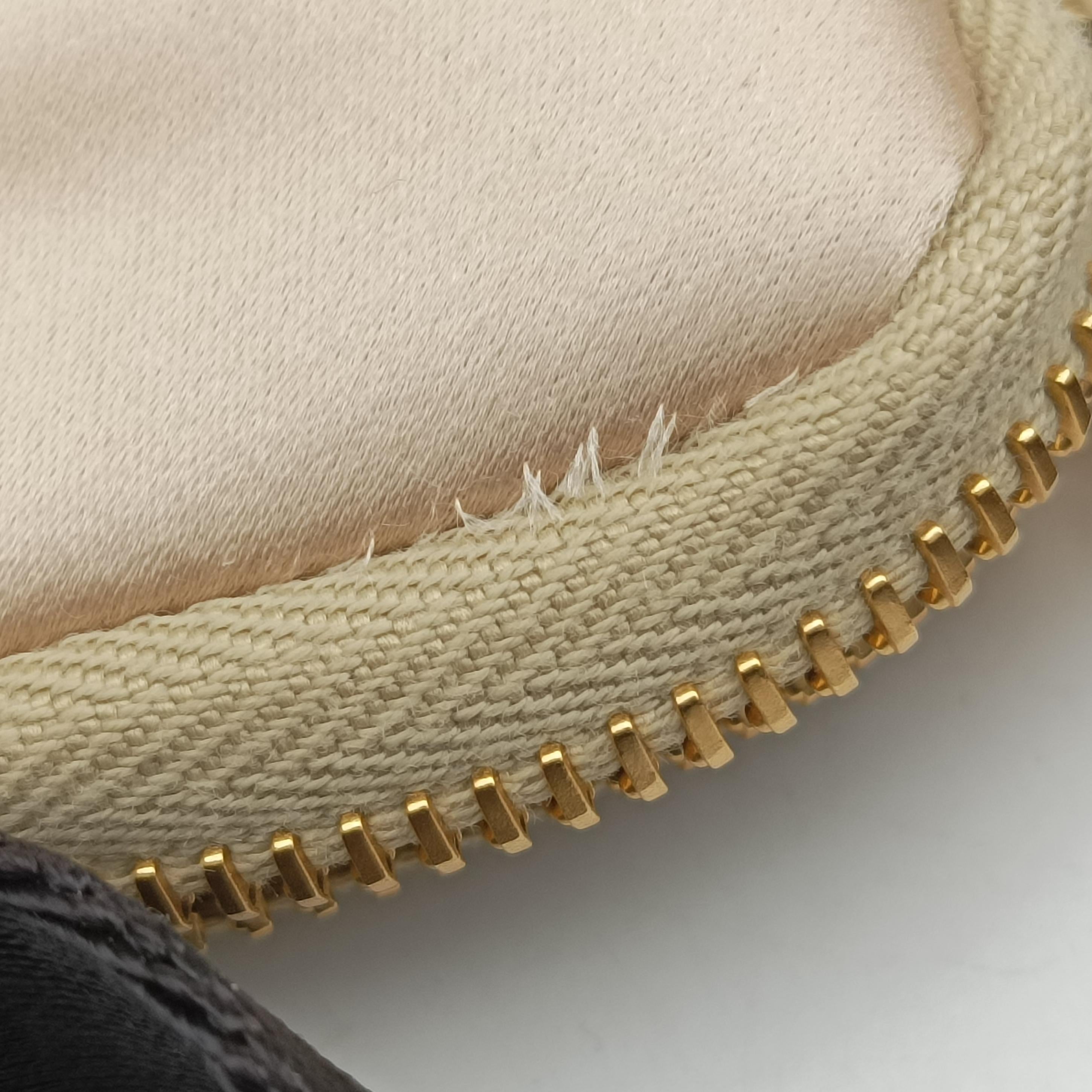 Triangle Crystal Golden Silk 1NR015 トライアングル ゴールド シルク 1NR015