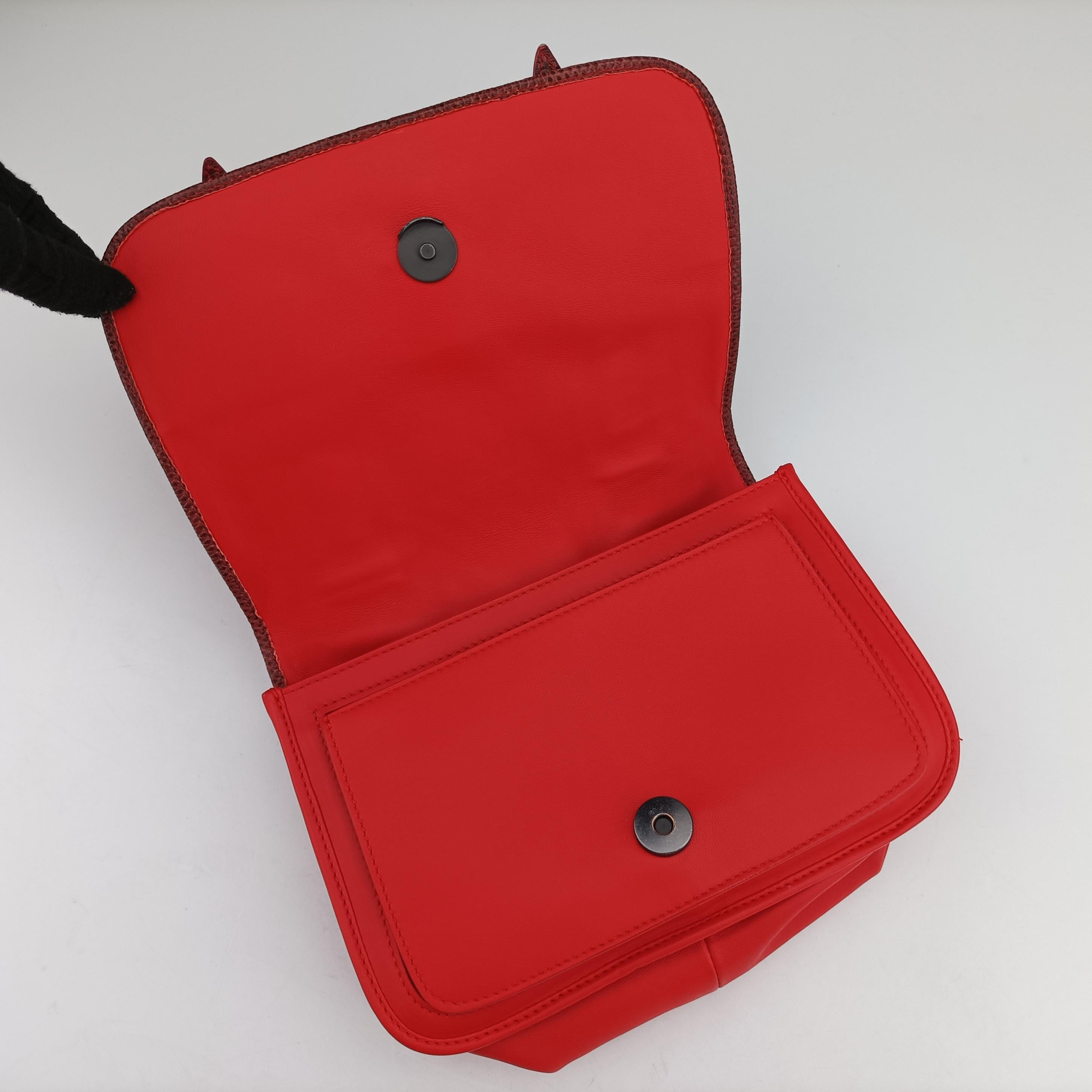 Intrecciato Red lambskin B05326392Wイントレチャート レッド ラムスキン B05326392W