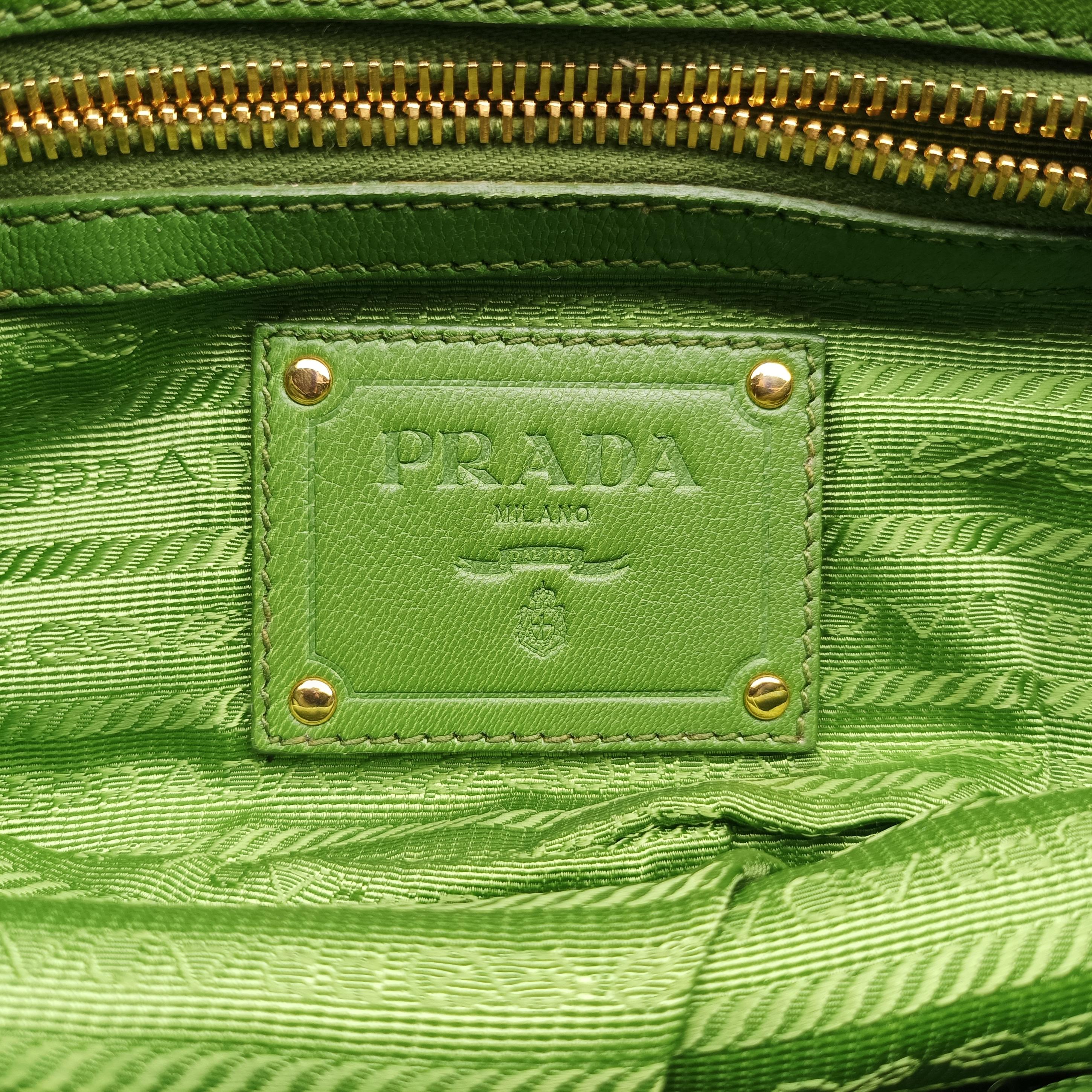 Vernice Gaufre Green patent 117ワッフルネイルポリッシュ グリーン パテント 117