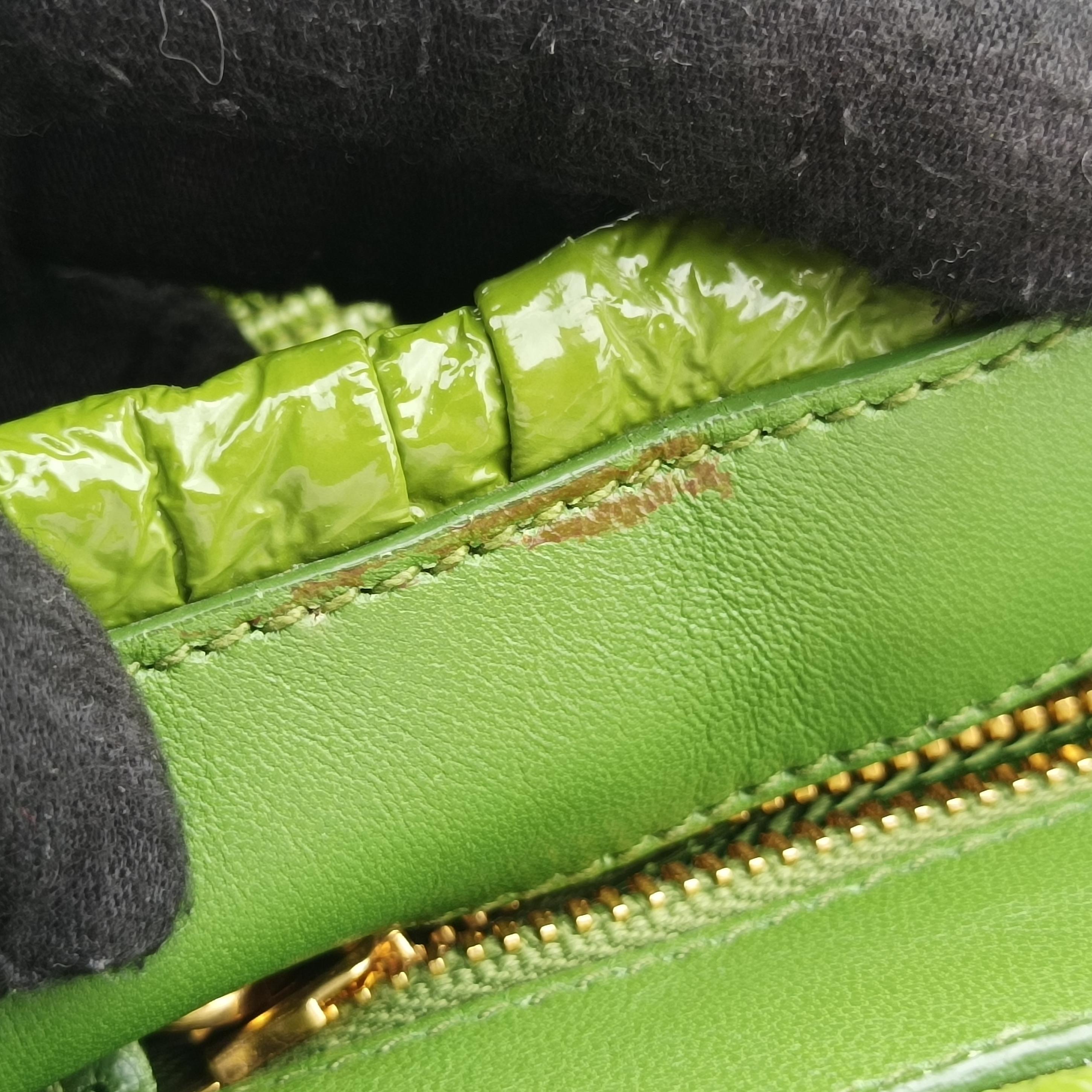 Vernice Gaufre Green patent 117ワッフルネイルポリッシュ グリーン パテント 117