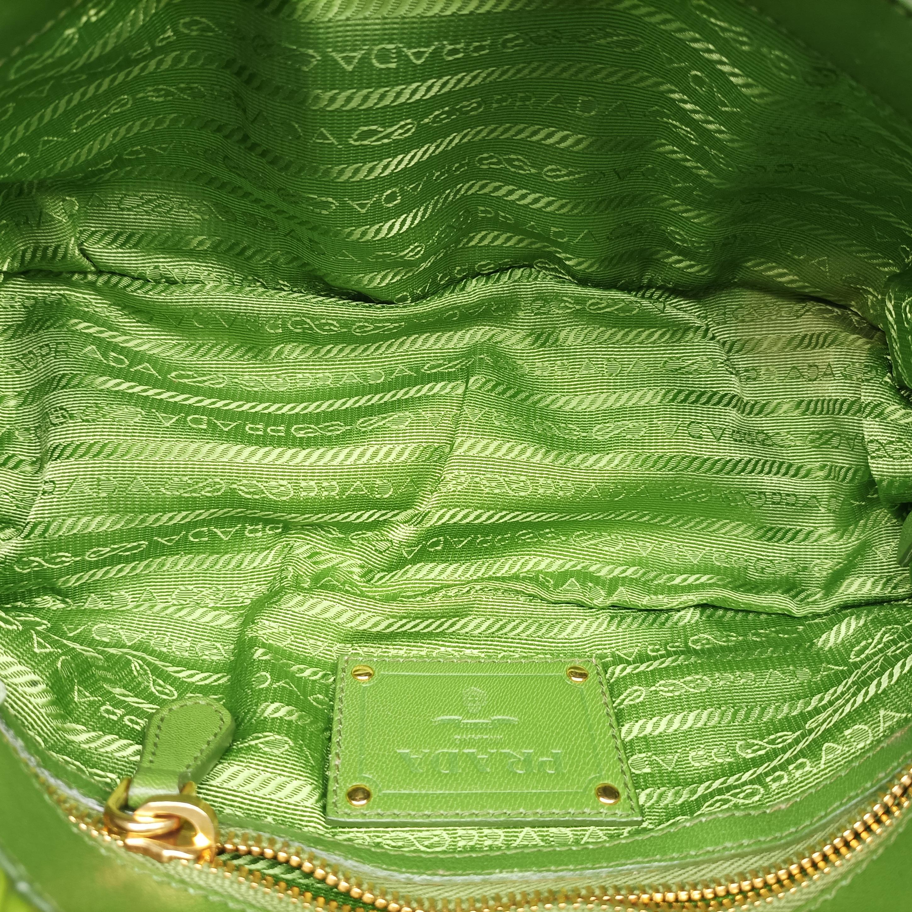 Vernice Gaufre Green patent 117ワッフルネイルポリッシュ グリーン パテント 117