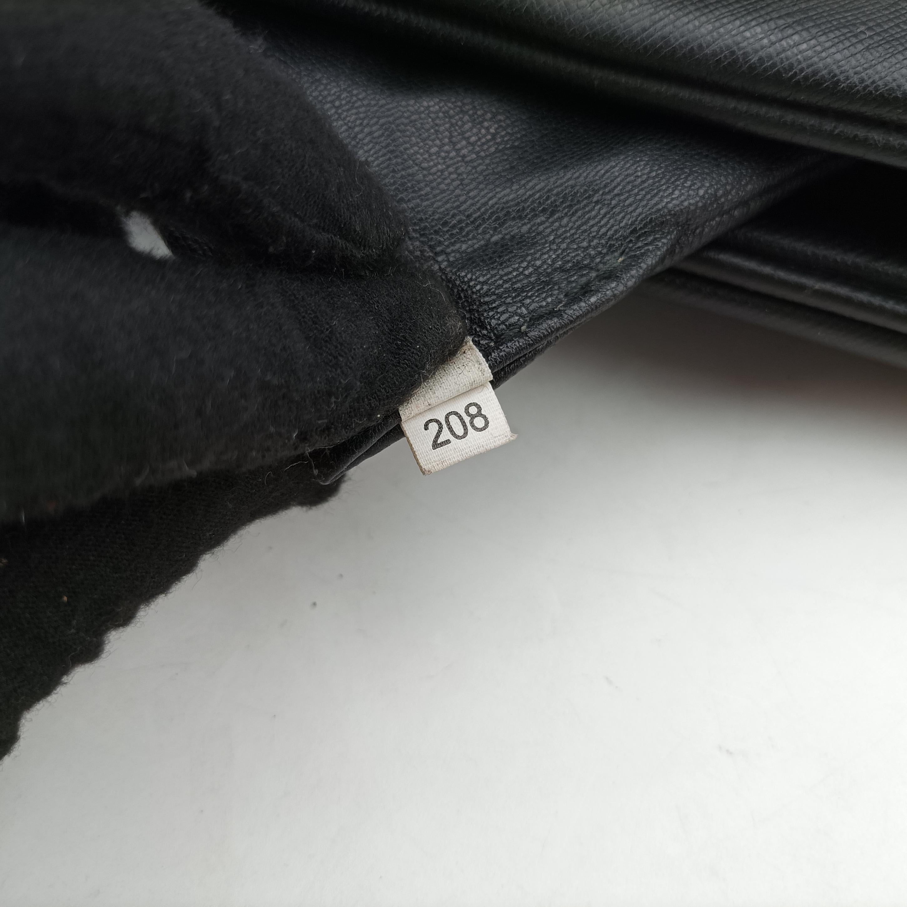 Business Briefcase Black SAFFIANO Leather 2VE011 31/H 208ビジネス ブリーフケース ブラック サフィアーノレザー 2VE011 31/H 208