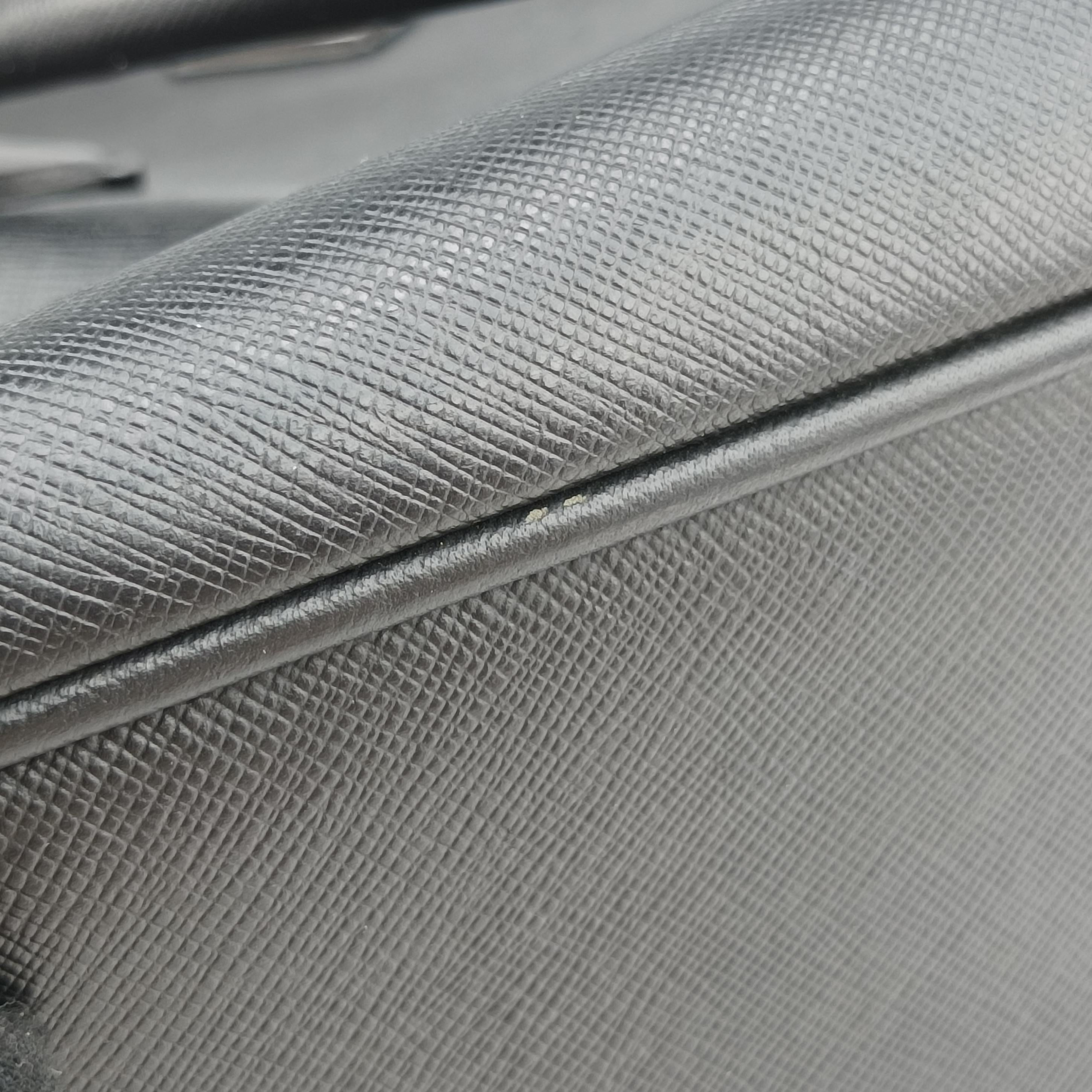 Business Briefcase Black SAFFIANO Leather 2VE011 31/H 208ビジネス ブリーフケース ブラック サフィアーノレザー 2VE011 31/H 208