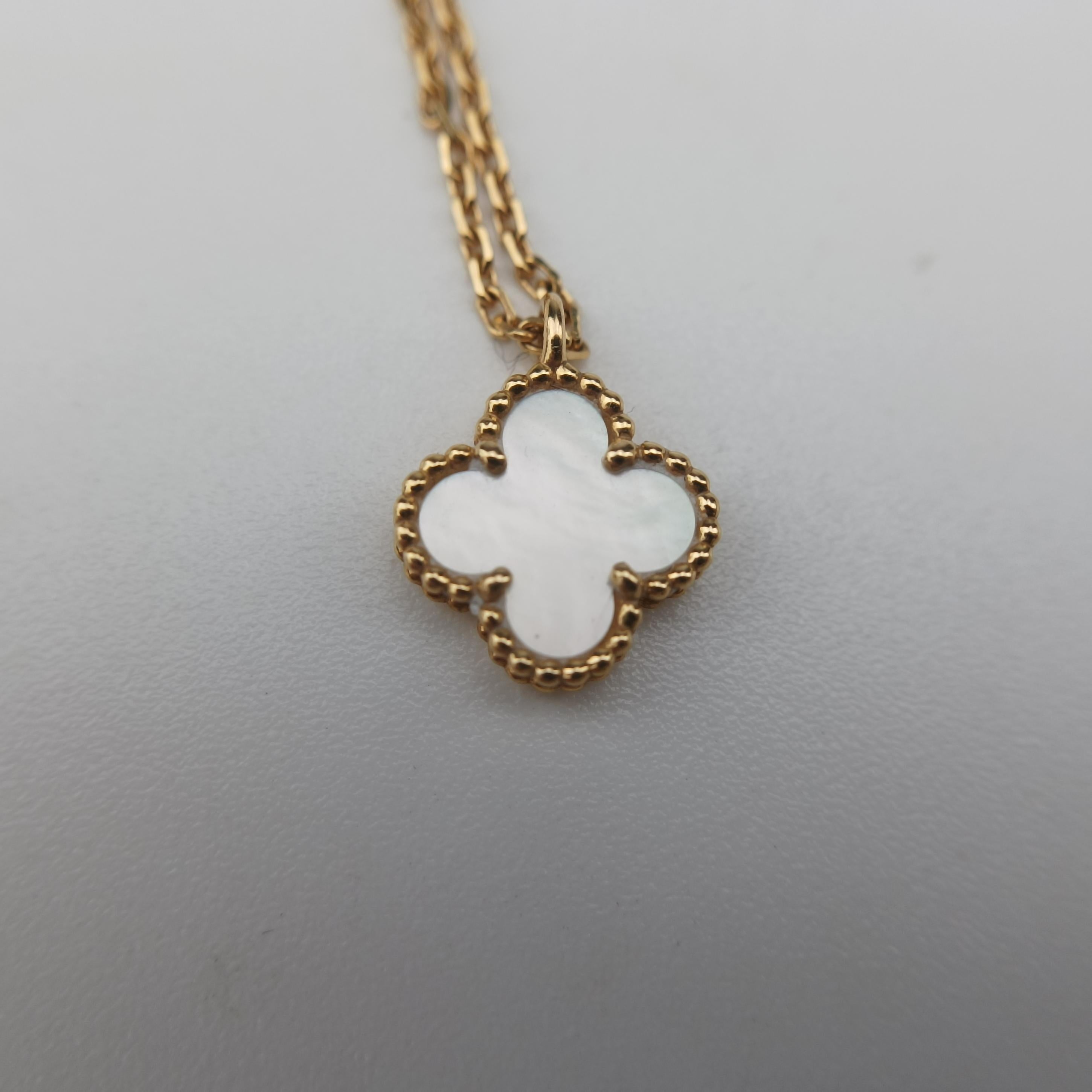 Sweet Alhambra Golden×White AU750 ARF69100 JD060007スイート アルハンブラ ゴールド×ホワイト AU750 ARF69100 JD060007