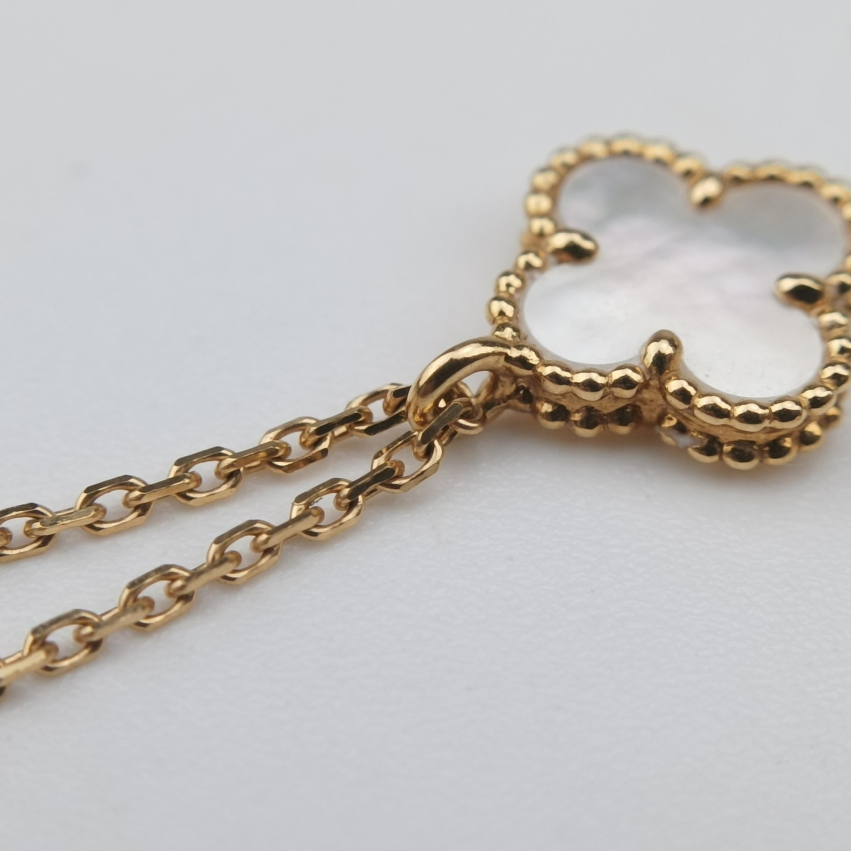 Sweet Alhambra Golden×White AU750 ARF69100 JD060007スイート アルハンブラ ゴールド×ホワイト AU750 ARF69100 JD060007