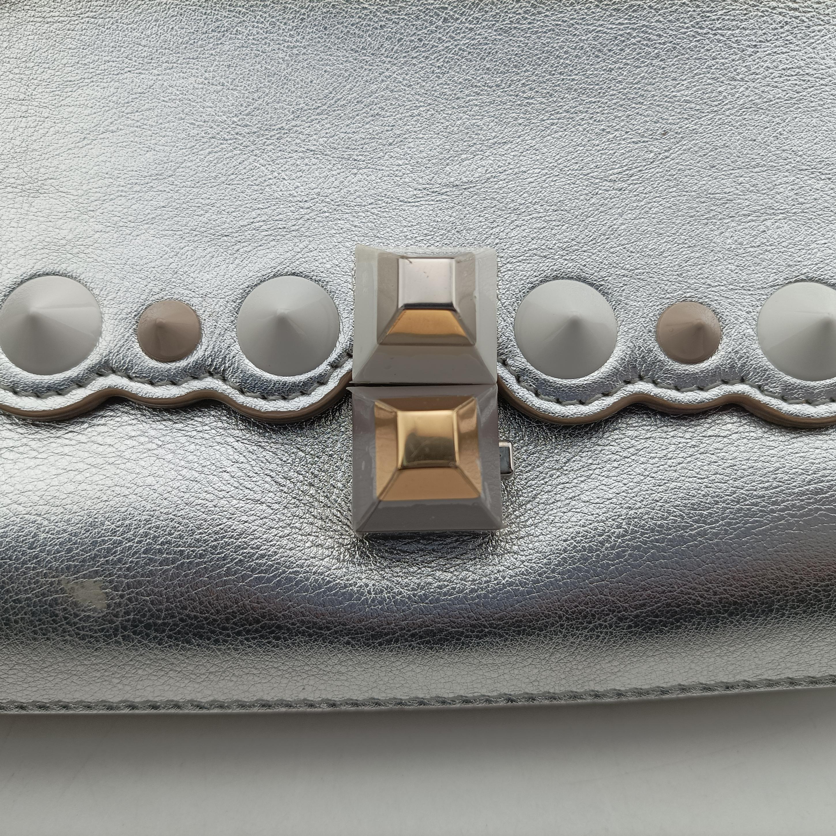 studded Kan I Silver Leather 8M0381 8M0381.OZ8 188.0189スタッズ キャナイ シルバー レザー 8M0381 8M0381.OZ8 188.0189