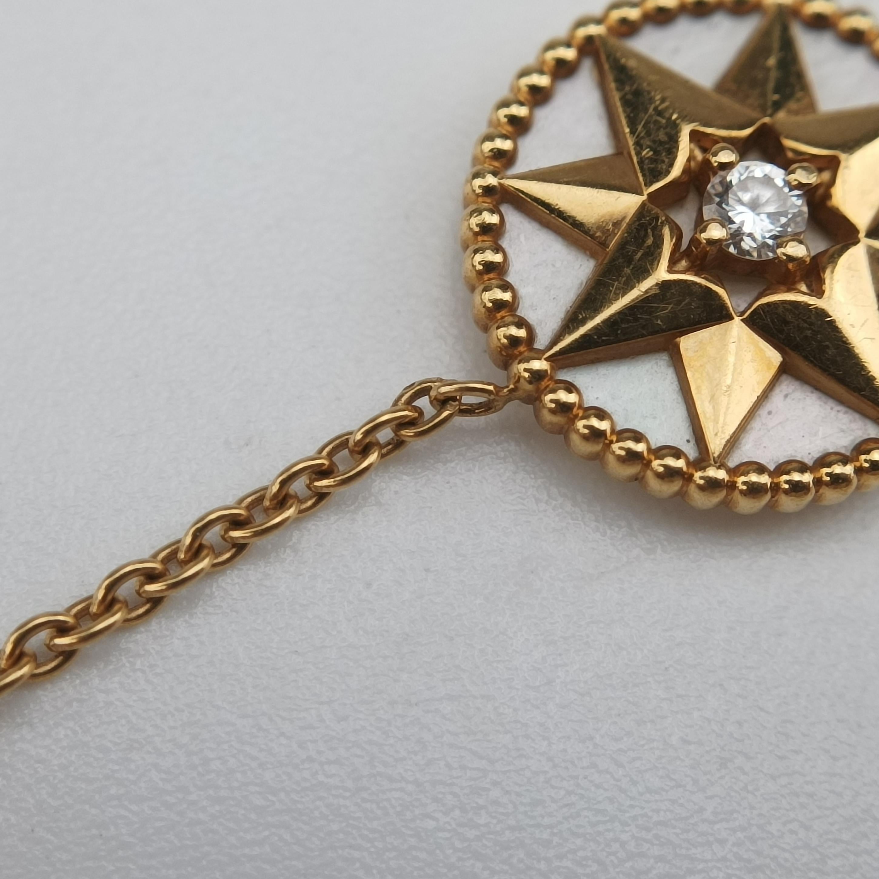 Rose des Vents medallion White x Rose Gold AU750 152658ローズデヴァン メダリオン ホワイト×ローズゴールド AU750 152658