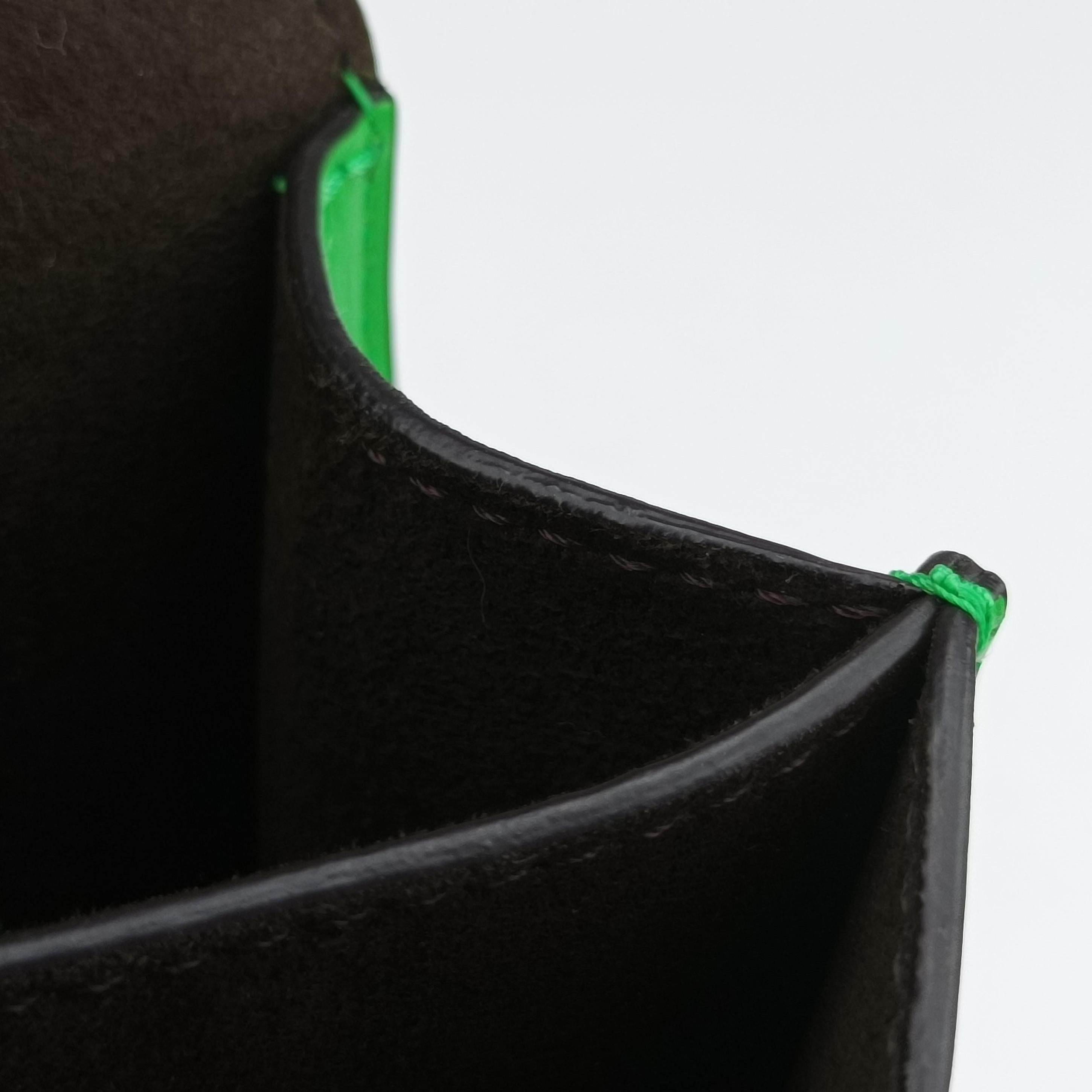 Fab Green Leather 8BT325 8BT325 AAIW 208.0189ファブ グリーン レザー 8BT325 8BT325 AAIW 208.0189