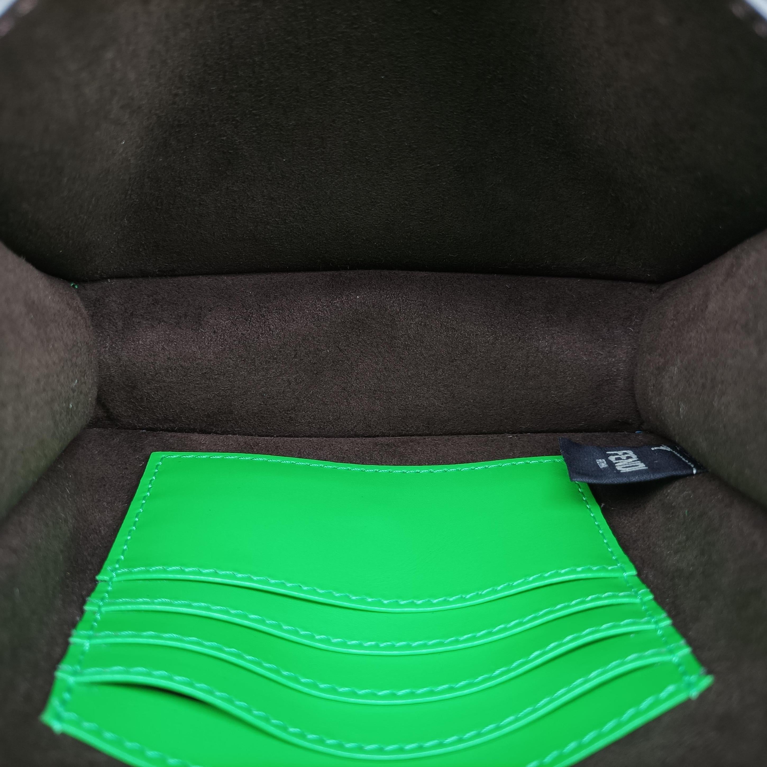 Fab Green Leather 8BT325 8BT325 AAIW 208.0189ファブ グリーン レザー 8BT325 8BT325 AAIW 208.0189