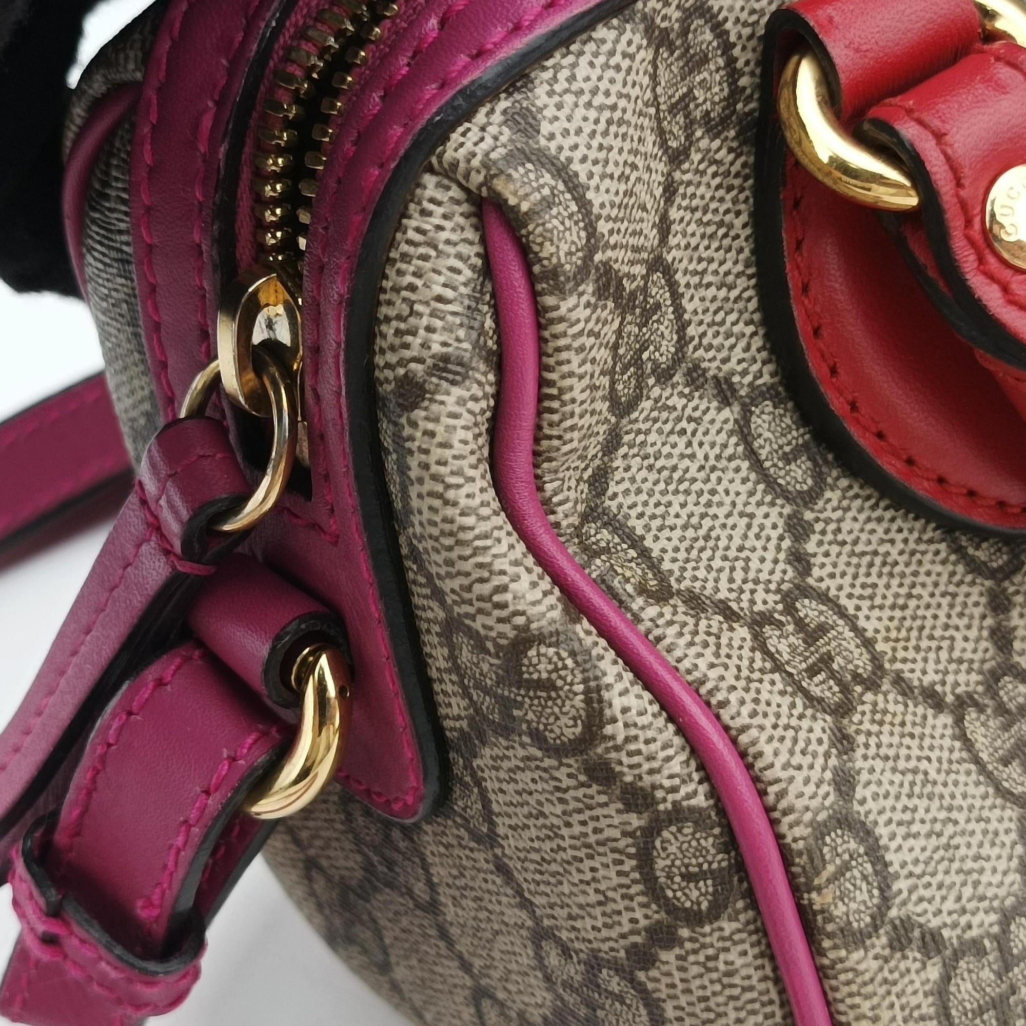 GG SUPREME Beige x Red x Pink PVC coated canvas×leather 432123 B019791425GGスプリーム ベージュ×レッド×ピンク PVCコーティングキャンバス×レザー 432123 B019791425