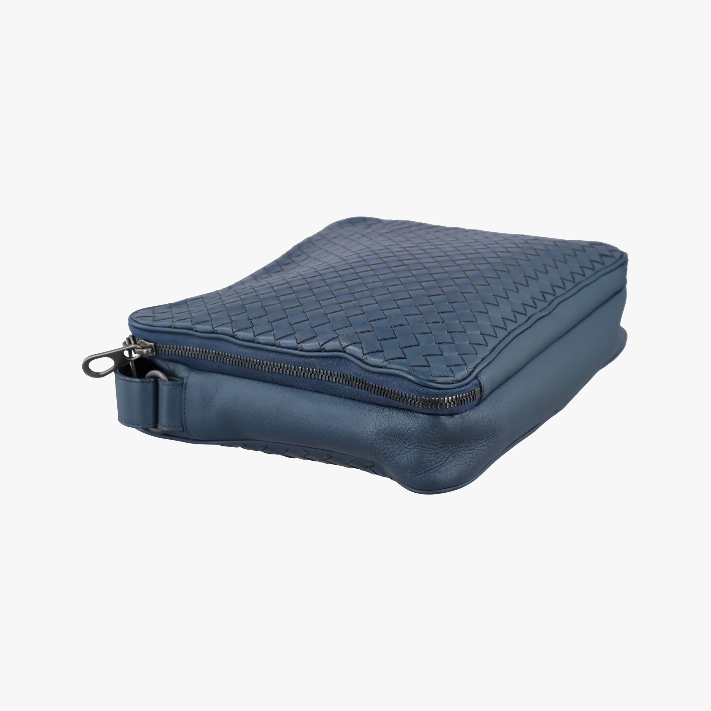 Intrecciato Navy lambskin B06494672Tイントレチャート ネイビー ラムスキン B06494672T