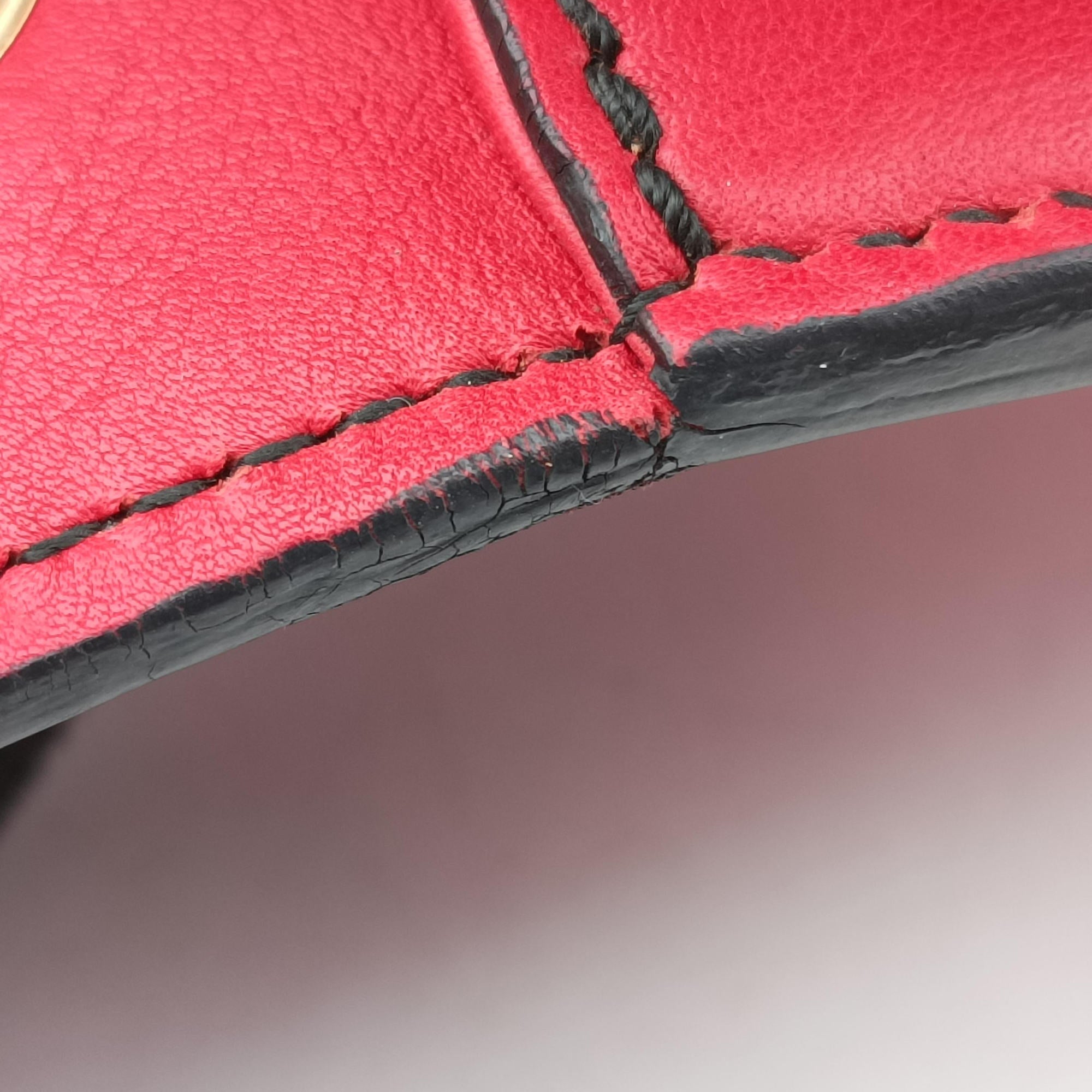 Emily Red Leather 283063 A010826132エミリー レッド レザー 283063 A010826132