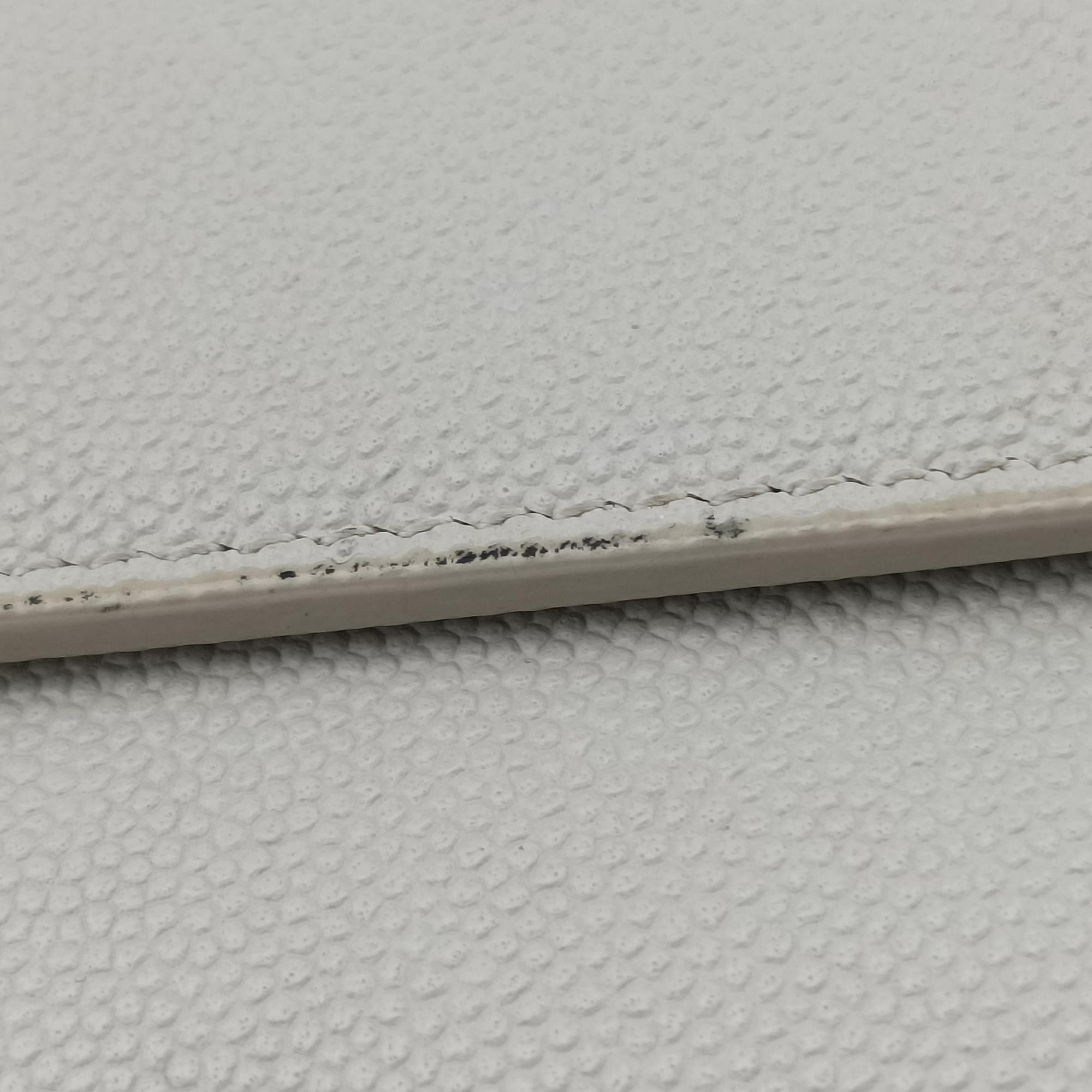 Uptown White Caviar Skin 607788 GNC607788.0220アップタウン ホワイト キャビアスキン 607788 GNC607788.0220