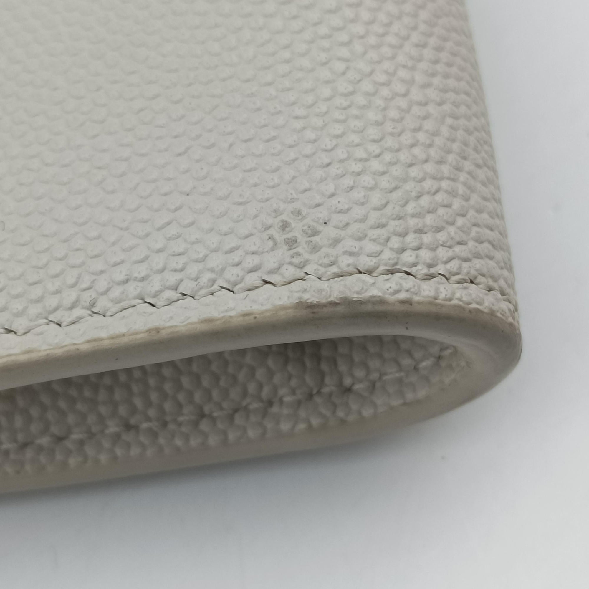 Uptown White Caviar Skin 607788 GNC607788.0220アップタウン ホワイト キャビアスキン 607788 GNC607788.0220
