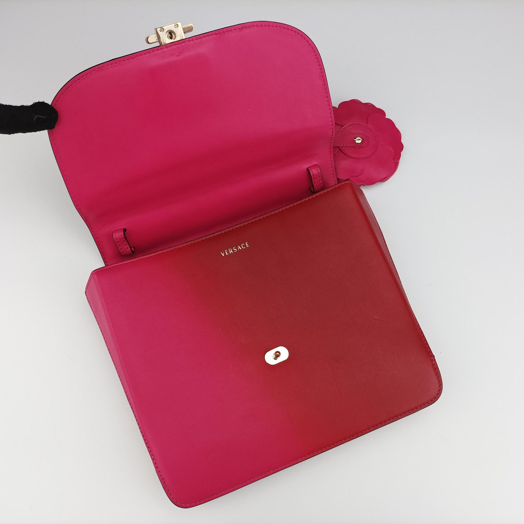 DV One Medusa Rose Leather CLG814410256672DVワン メデューサ ローズ レッド レザー CLG814410256672