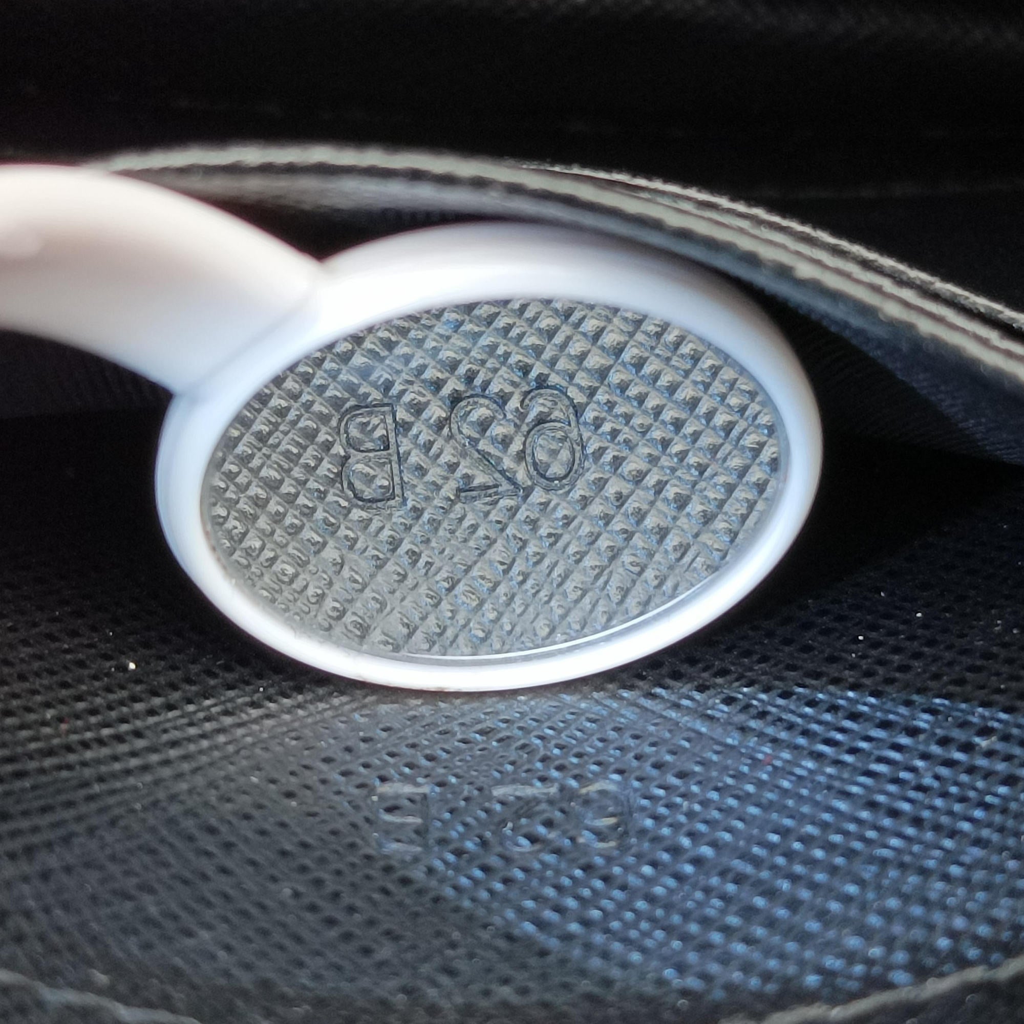 triangle logo White SAFFIANO Leather 1BP006 62Bトライアングルロゴ ホワイト サフィアーノレザー 1BP006 62B