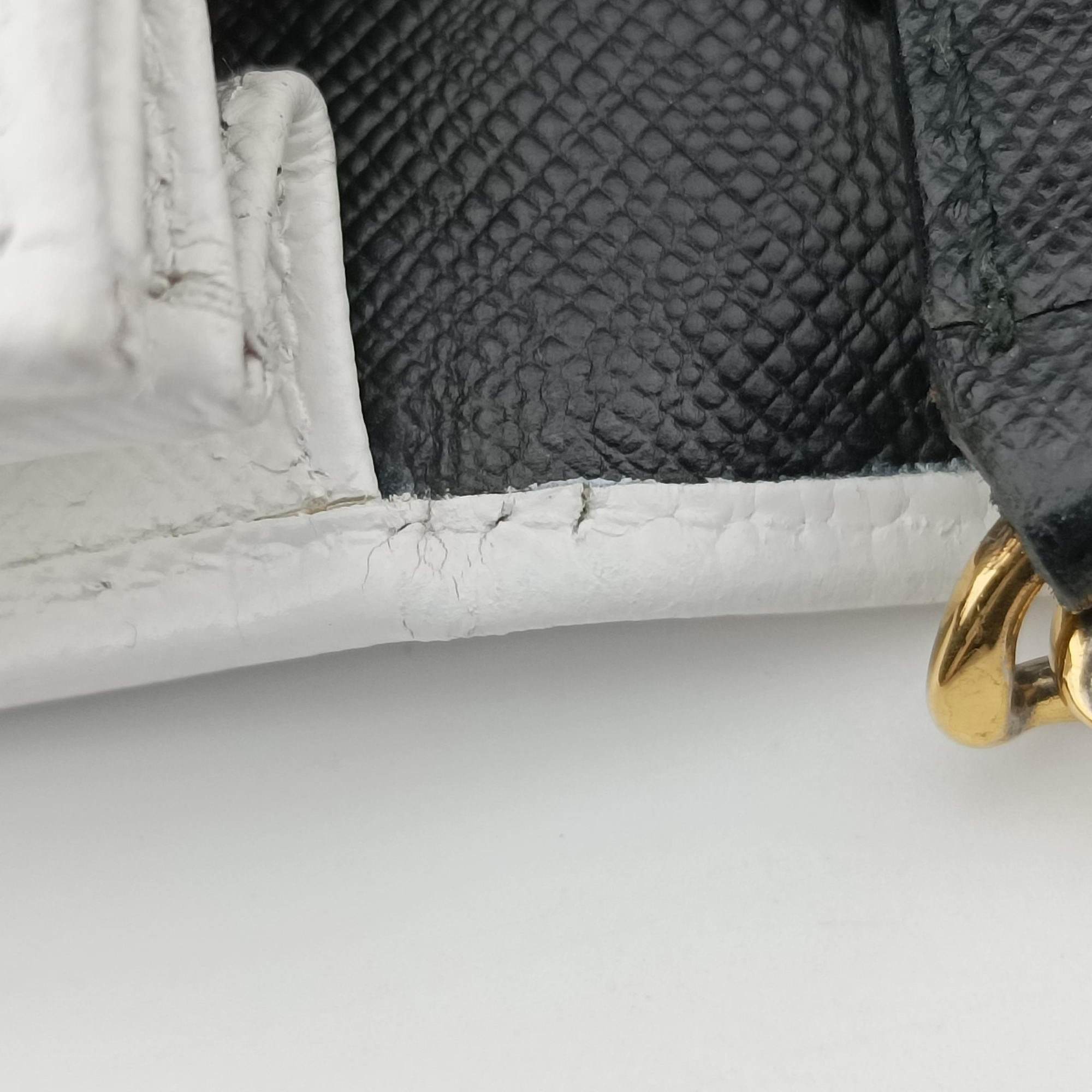 triangle logo White SAFFIANO Leather 1BP006 62Bトライアングルロゴ ホワイト サフィアーノレザー 1BP006 62B