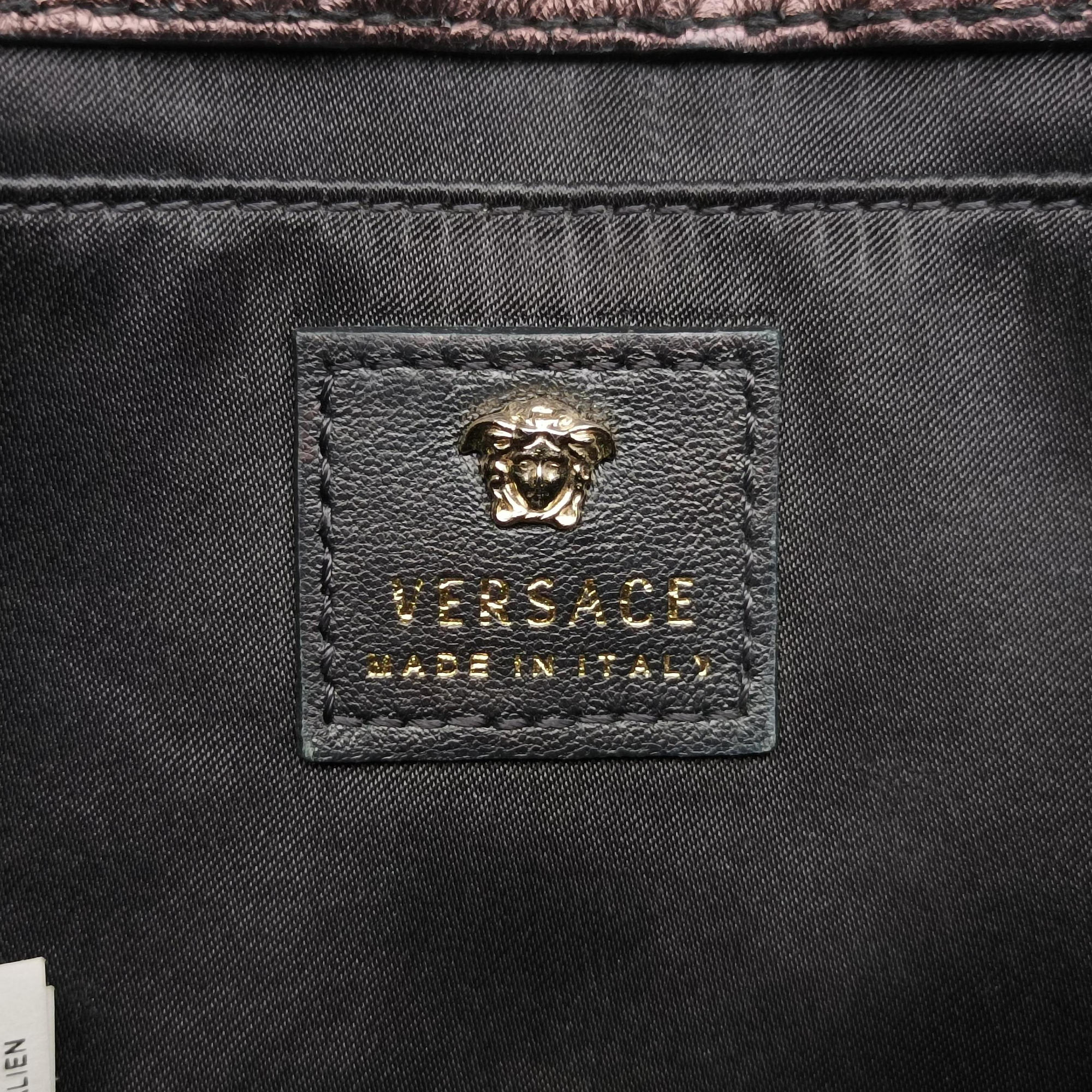 Studded medusa Black Leather CLG 891 977 719 123スタッズ メデューサ ブラック レザー CLG 891 977 719 123