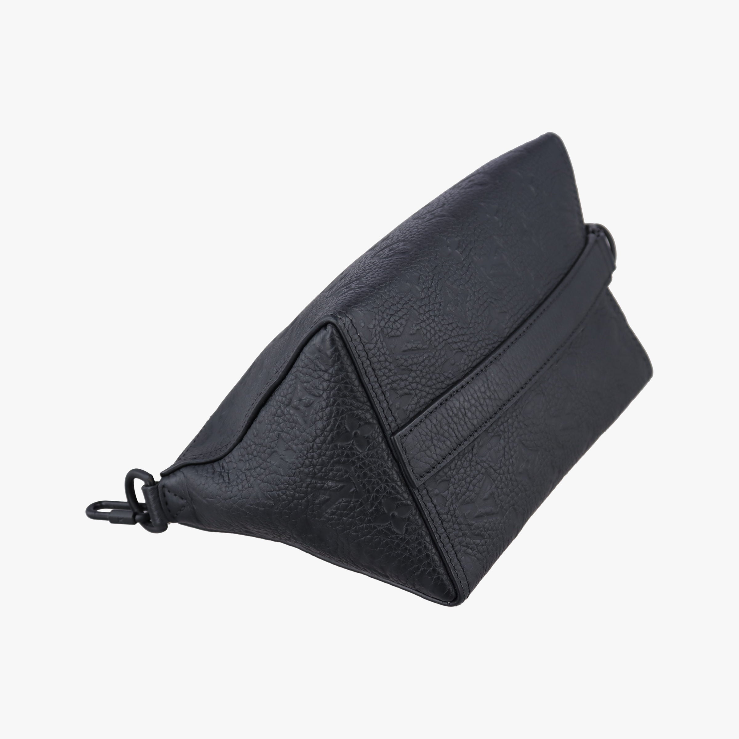 Triangle Messenger Noir Monogram Empreinte M55878 AR4129トリアングル メッセンジャー ノワール モノグラムアンプラント M55878 AR4129
