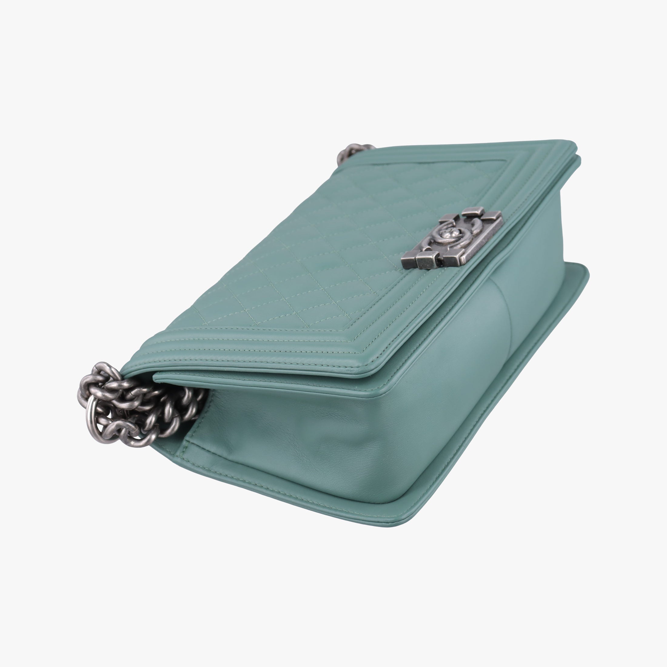 BOY CHANEL Green Leather A67086 26205628ボーイシャネル グリーン レザー A67086 26205628