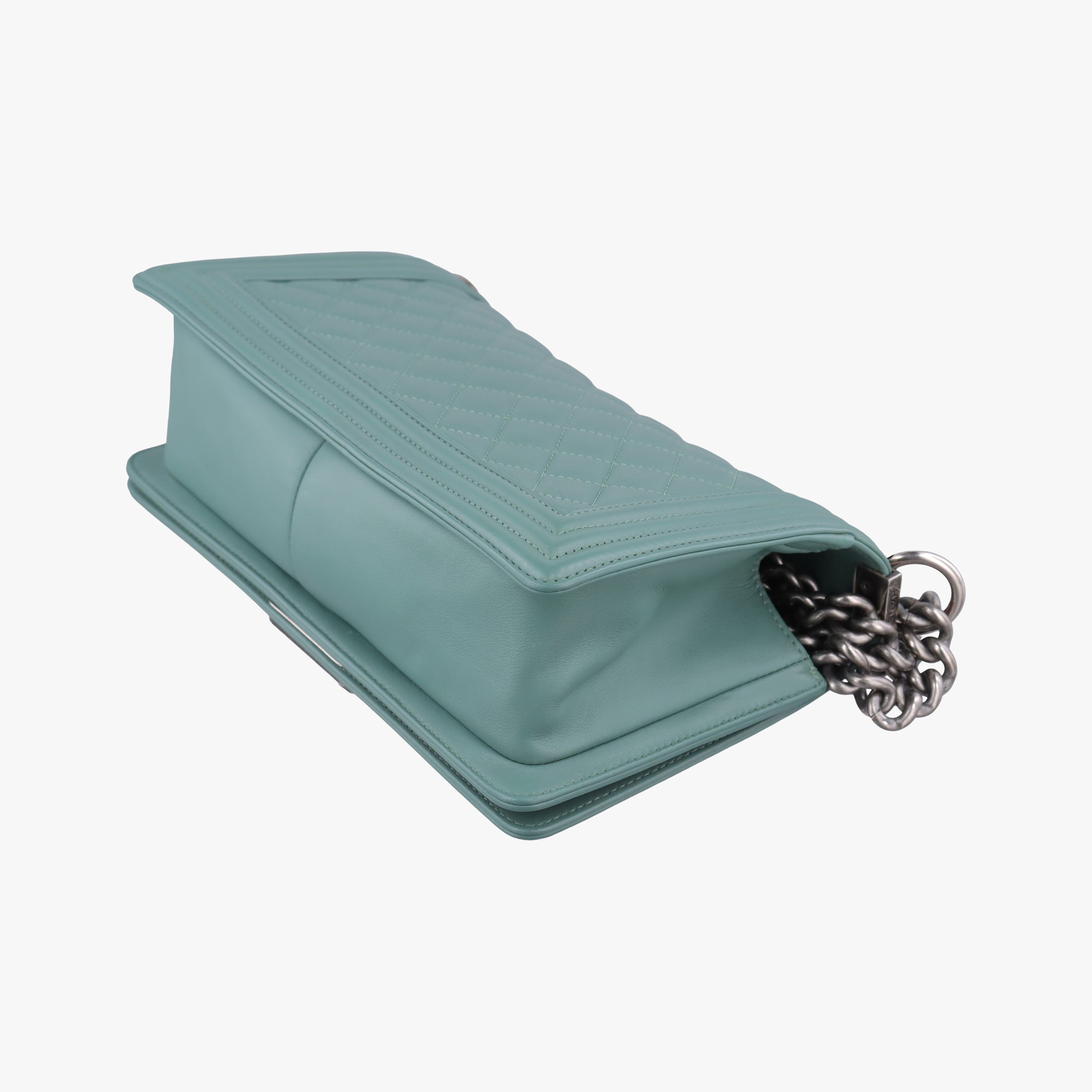 BOY CHANEL Green Leather A67086 26205628ボーイシャネル グリーン レザー A67086 26205628