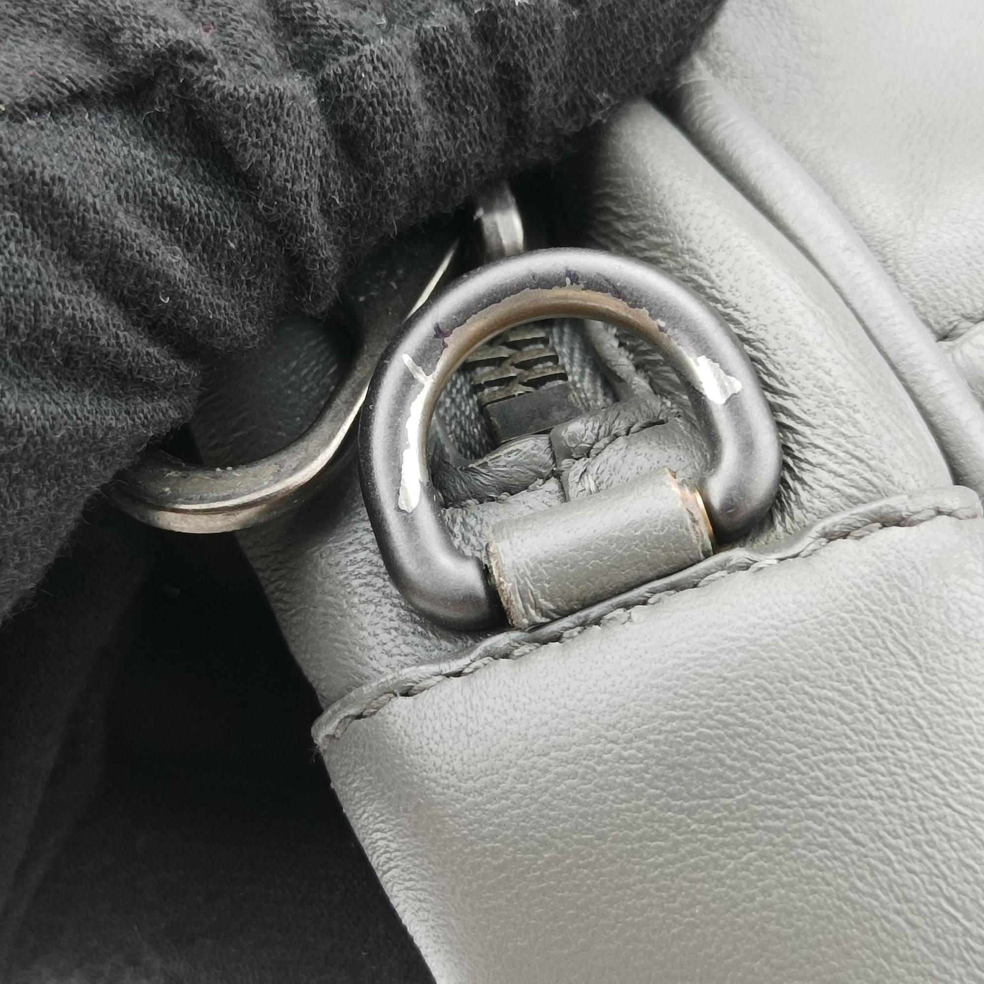 Intrecciato Grey Leather B08050417Hイントレチャート グレー レザー B08050417H