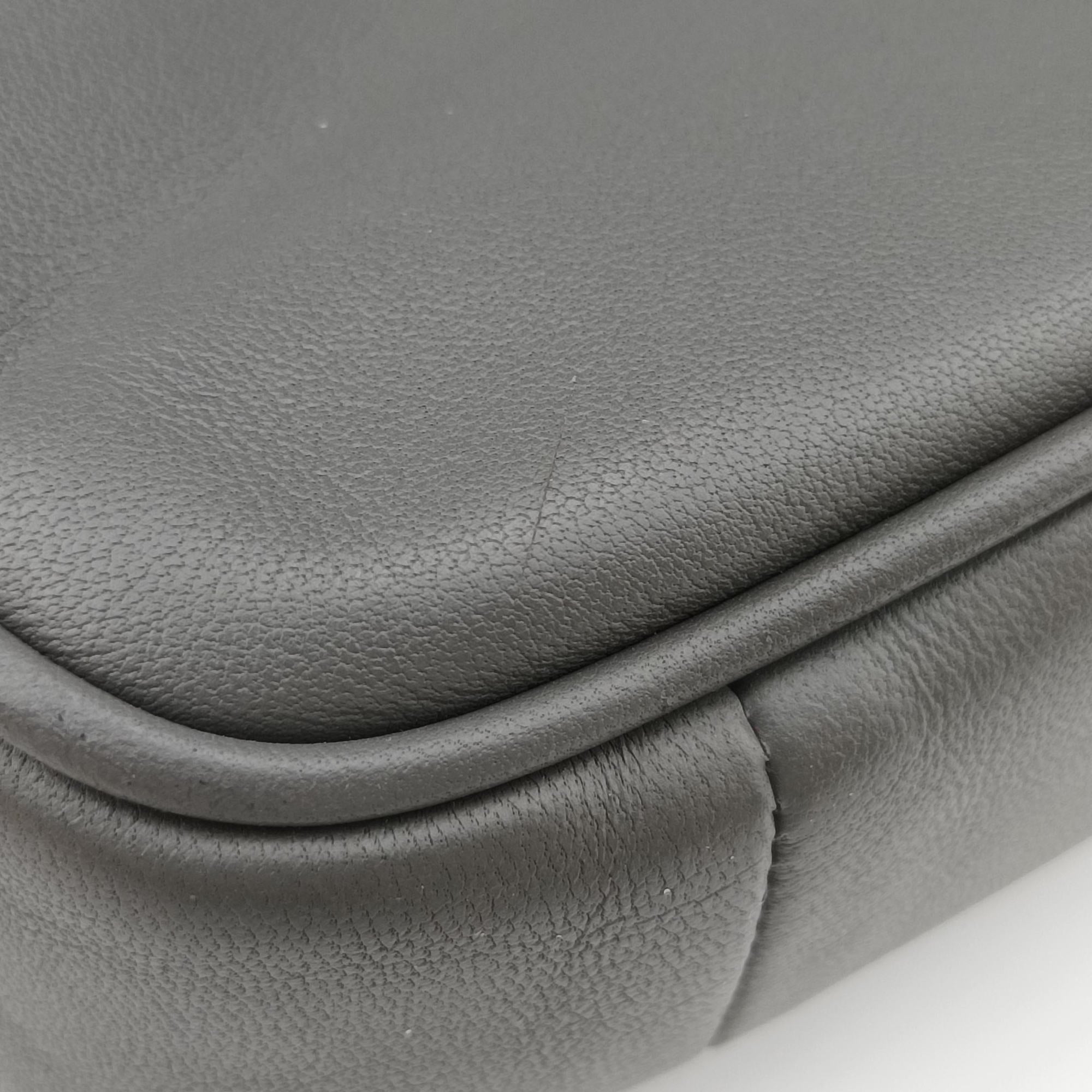 Intrecciato Grey Leather B08050417Hイントレチャート グレー レザー B08050417H