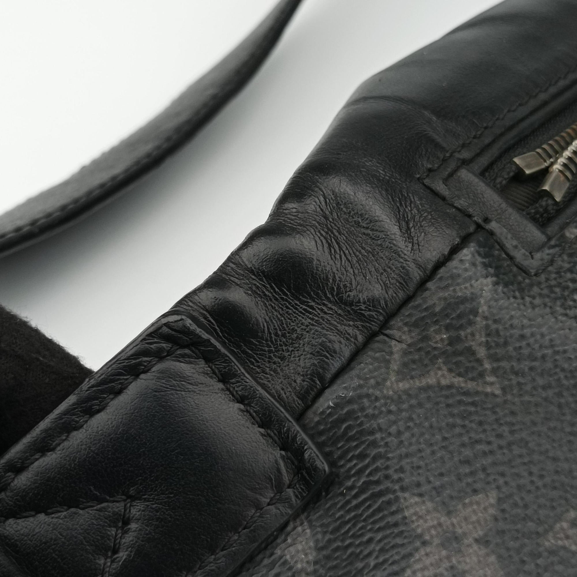 Discovery Bum Bag Black Monogram eclipse M44336 SA4199ディスカバリーバムバッグ ブラック モノグラム エクリプス M44336 SA4199