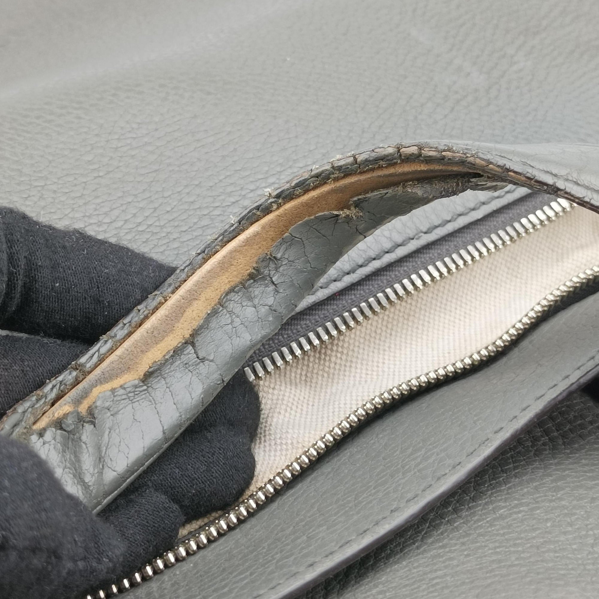 Soho Grey Leather 322057 F016050024ソーホー グレー レザー 322057 F016050024