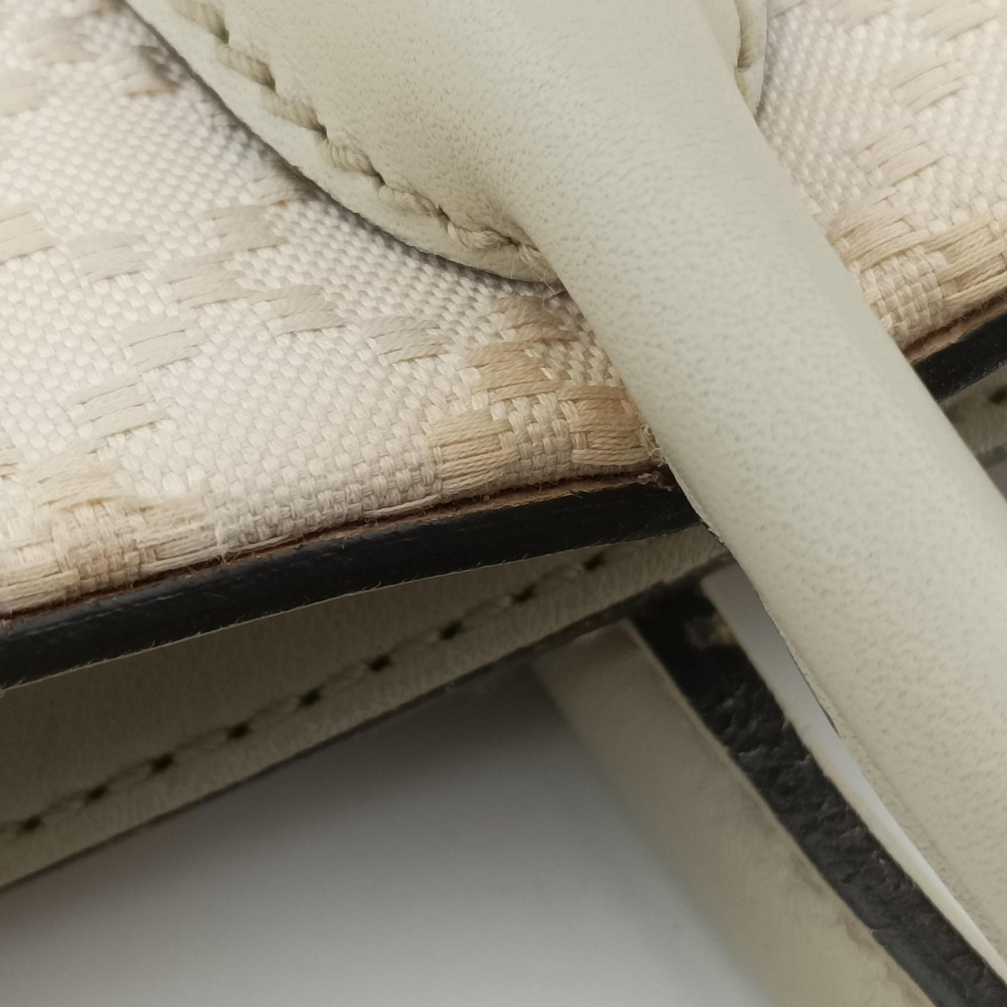 Bright Diamante White PVC coated canvas×Leather 285445 B011627009ブライトディアマンテ ホワイト PVCコーティングキャンバス×レザー 285445 B011627009