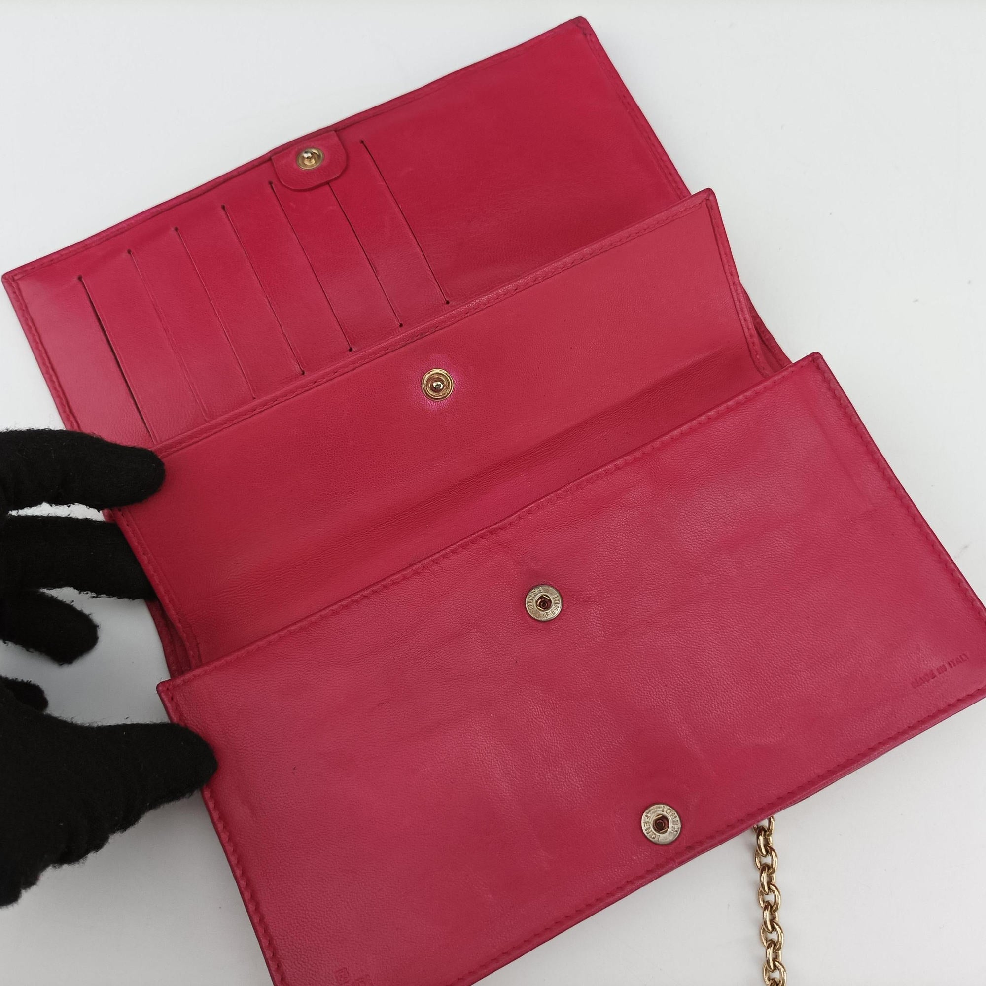 Logo Embossed Rose Leather 8M0219 2401.8M0219-YMY-089ロゴ エンボス ローズ レッド レザー 8M0219 2401.8M0219-YMY-089