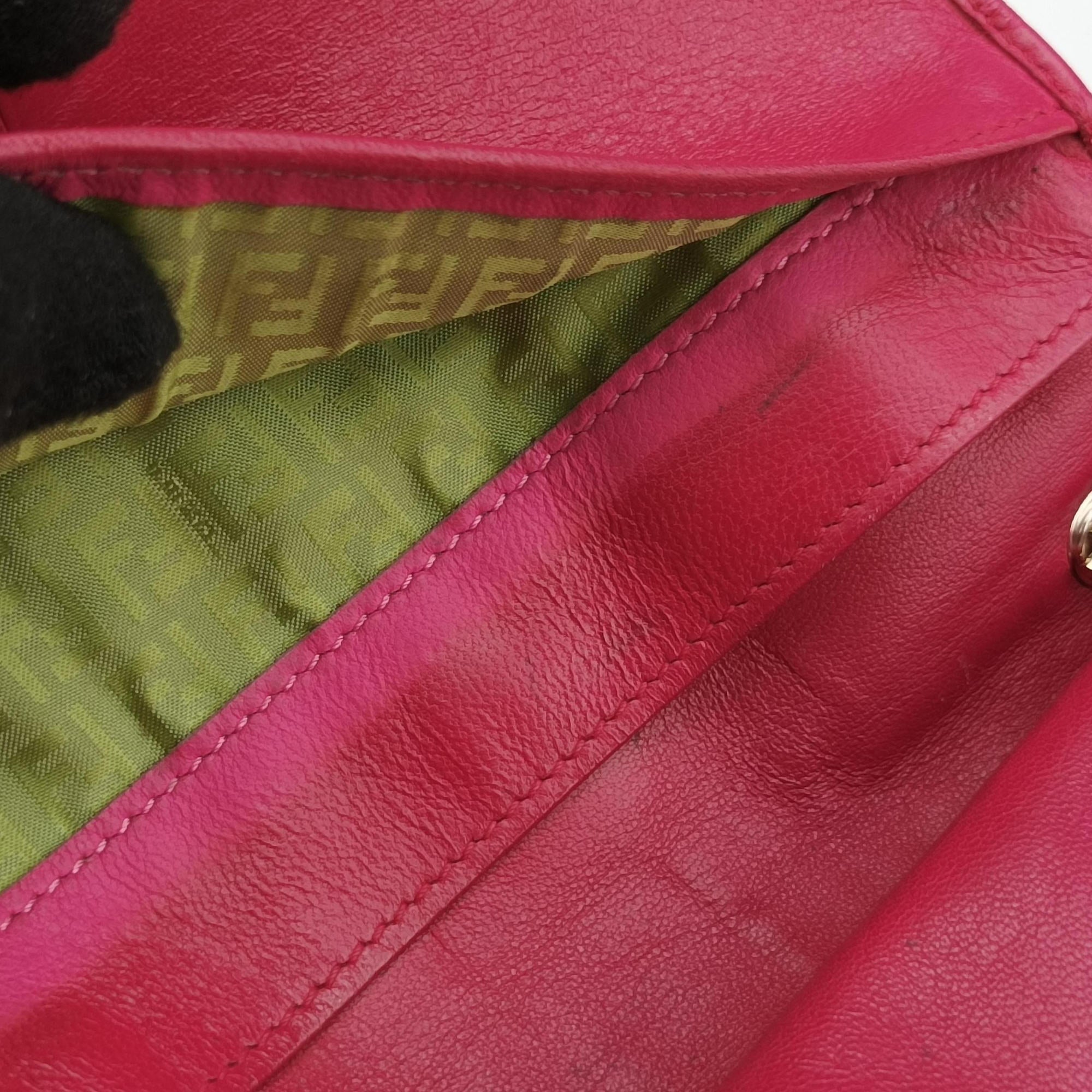 Logo Embossed Rose Leather 8M0219 2401.8M0219-YMY-089ロゴ エンボス ローズ レッド レザー 8M0219 2401.8M0219-YMY-089