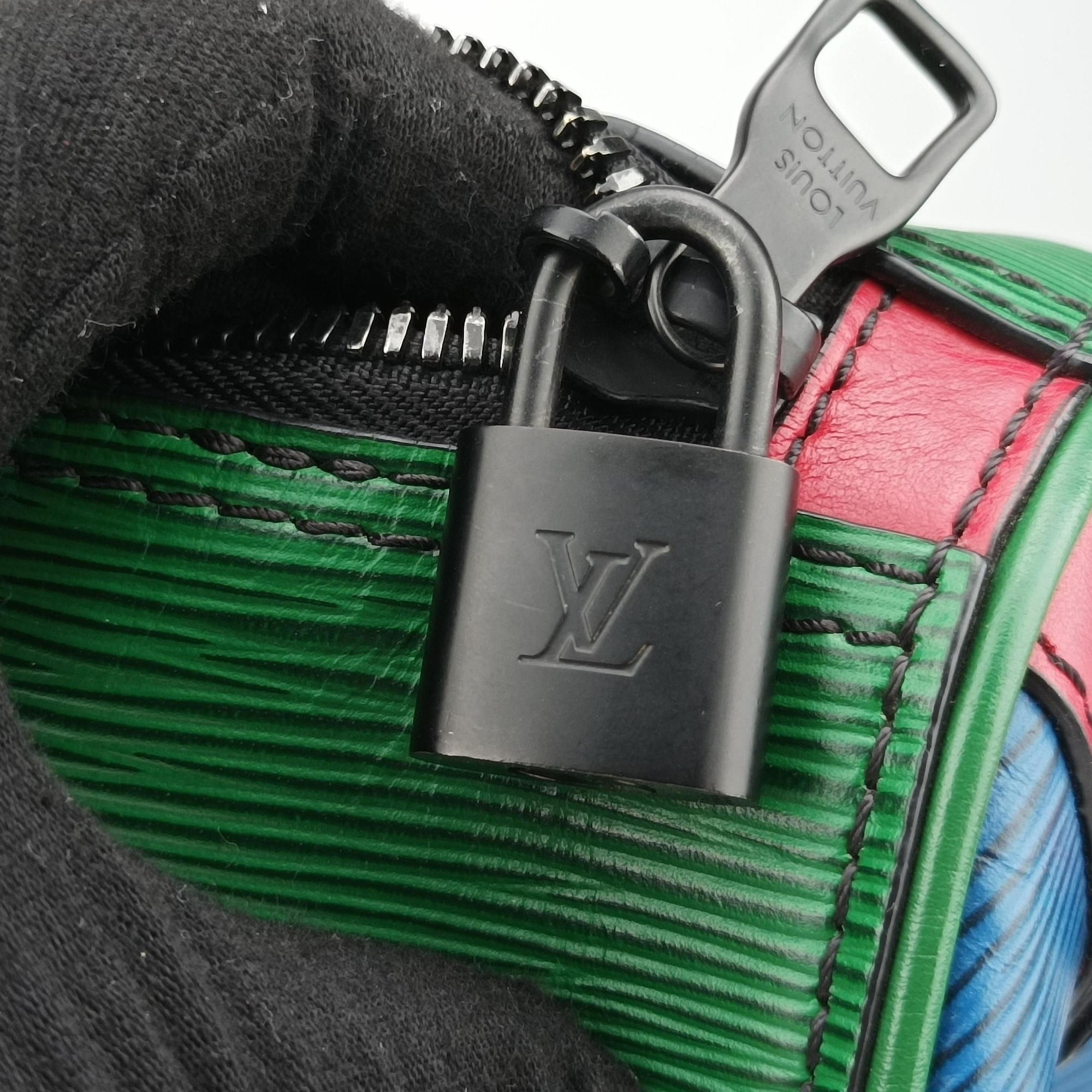 Keepall Bandouliere 50 Green × Red epi M55571 FO4139キーポル バンドリエール 50 グリーン × レッド エピ M55571 FO4139