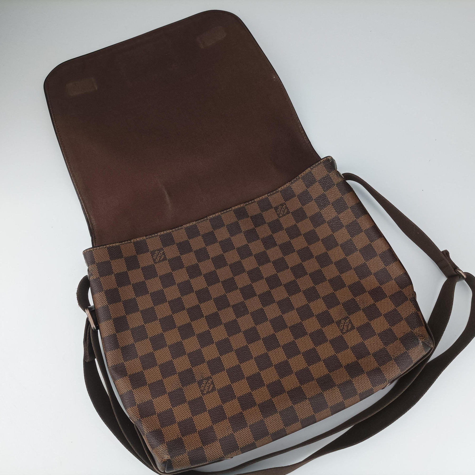 BROOKLYN MM EBENE Damier Canvas N51211 CA2141ブルックリンMM エベヌ ダミエキャンバス N51211 CA2141
