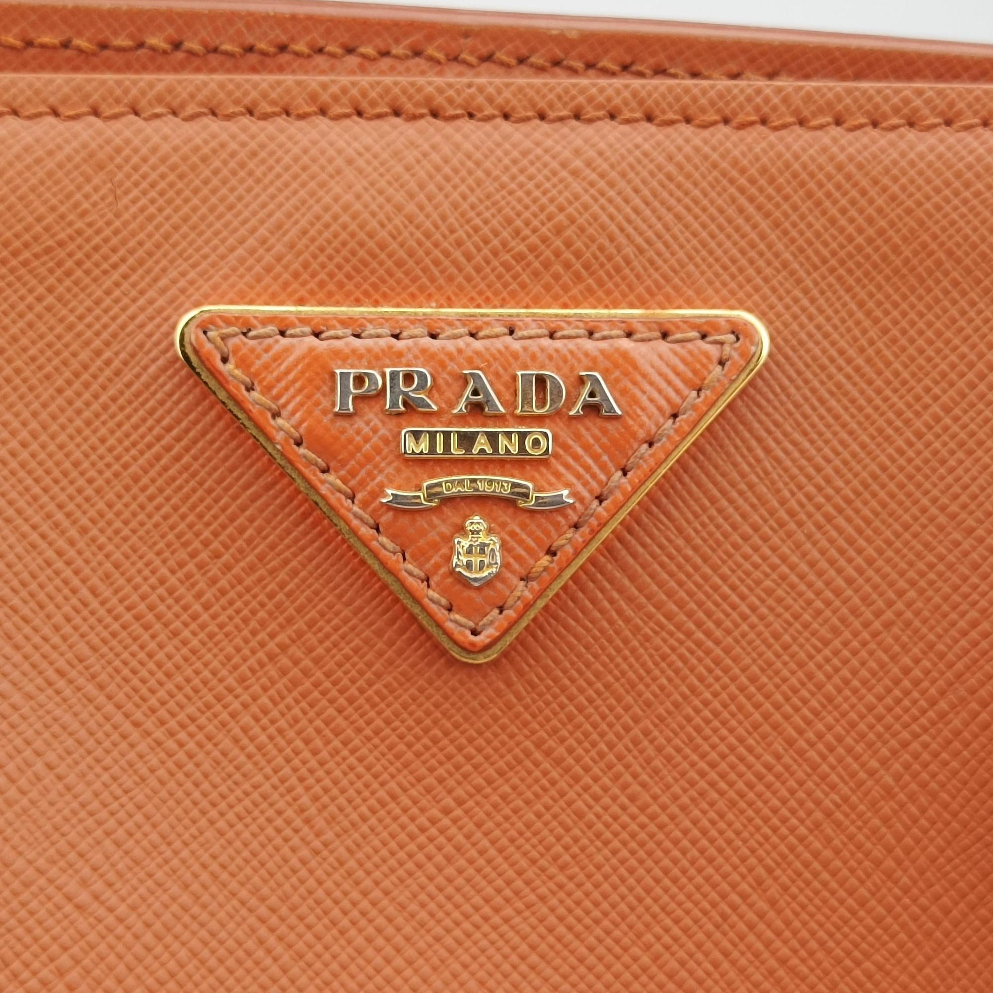 Galleria Orange SAFFIANO Leather BN1786 180ガレリア オレンジ サフィアーノレザー BN1786 180
