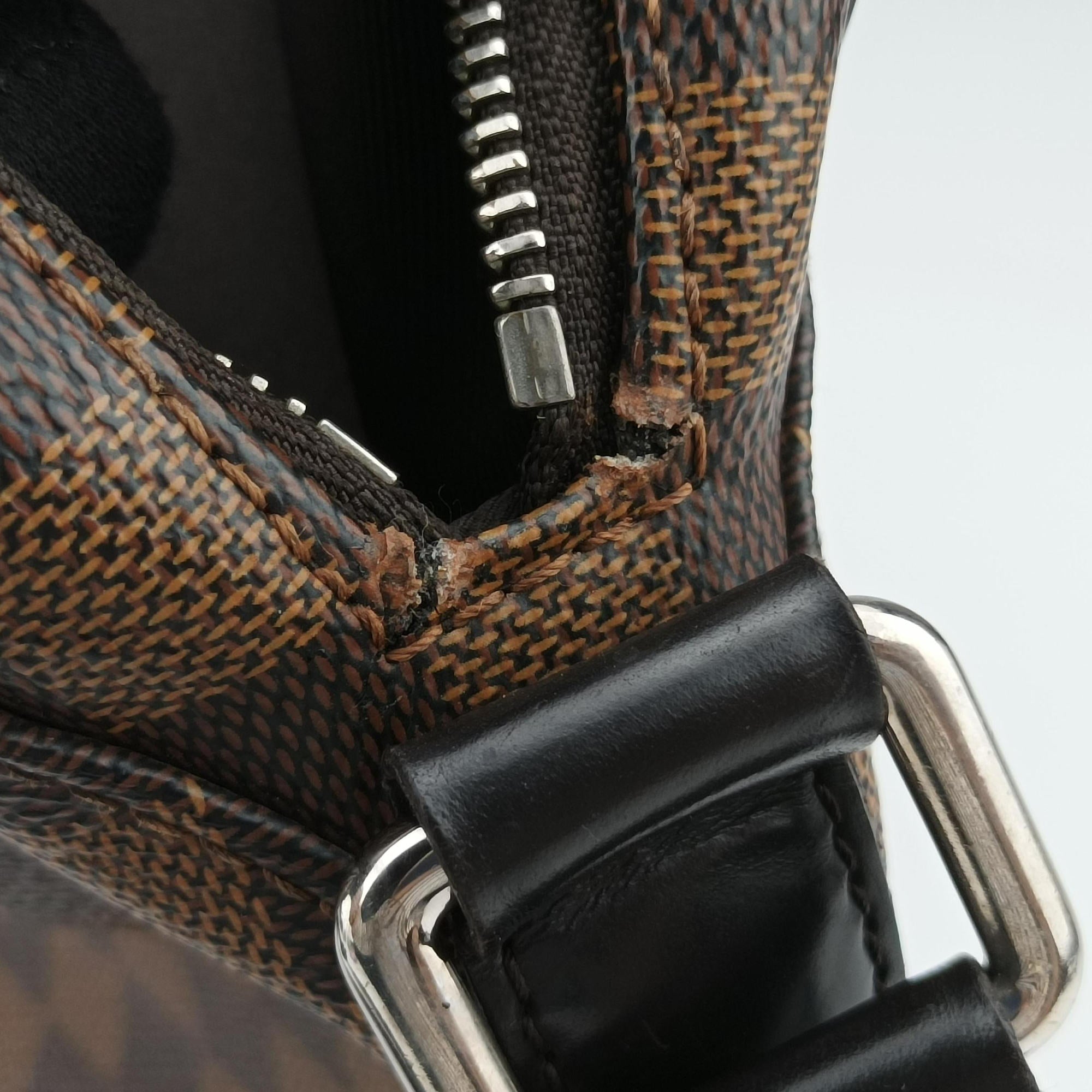 Jake messenger PM EBENE Damier Canvas N41568 TR2195ジェイクメッセンジャーPM エベーヌ ダミエキャンバス N41568 TR2195