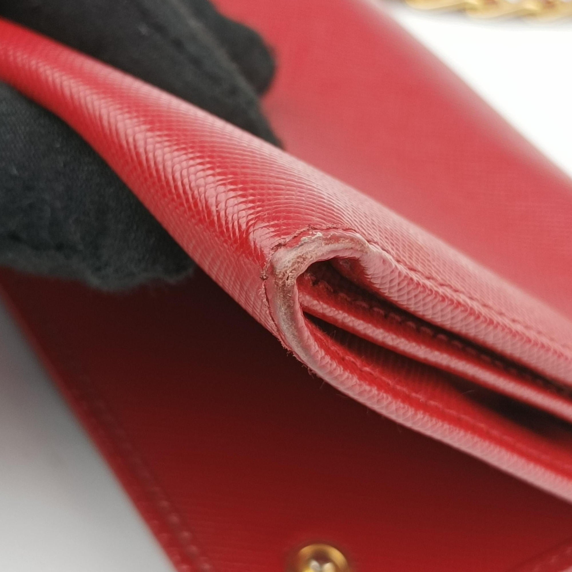 Metal Wallet on Chain Cornflower Clutch Red Saffiano Leather 1MT290 181メタル ウォレット オン チェーン コーンフラワー クラッチ レッド サフィアーノレザー 1MT290 181