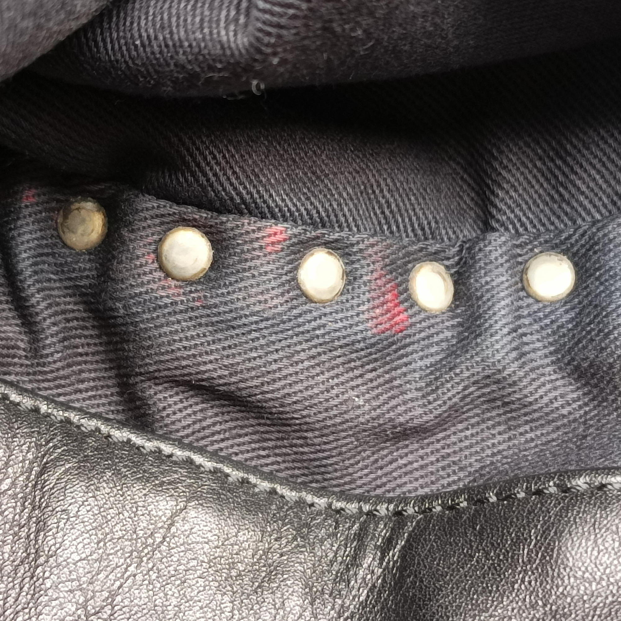Rockstud Black Leather BS-E037BOL1ロックスタッズ ブラック レザー BS-E037BOL1