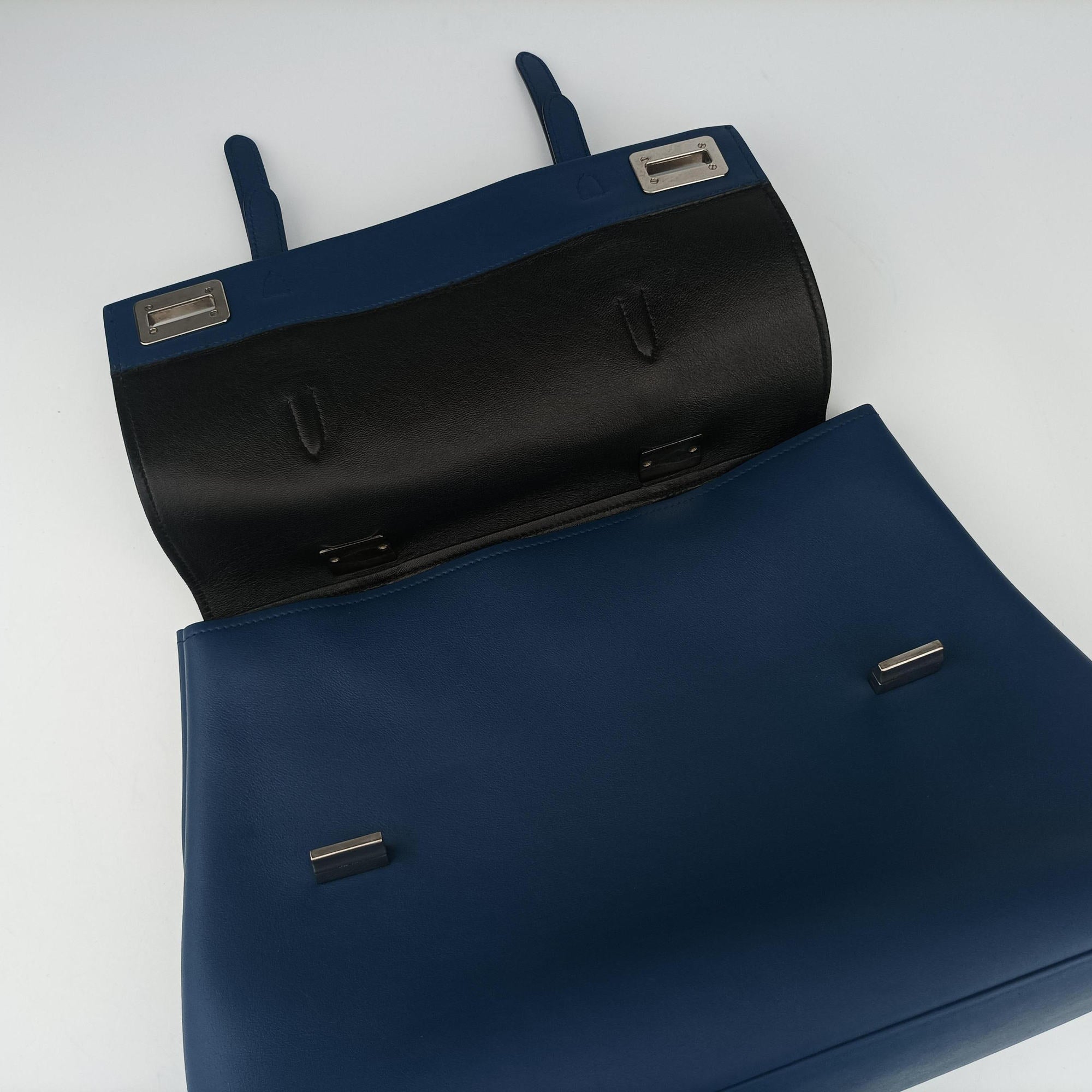 Half Flap Double Turn Lock Blue SAFFIANO Leather BN2821 117 Fハーフフラップダブルターンロック ブルー サフィアーノレザー BN2821 117 F